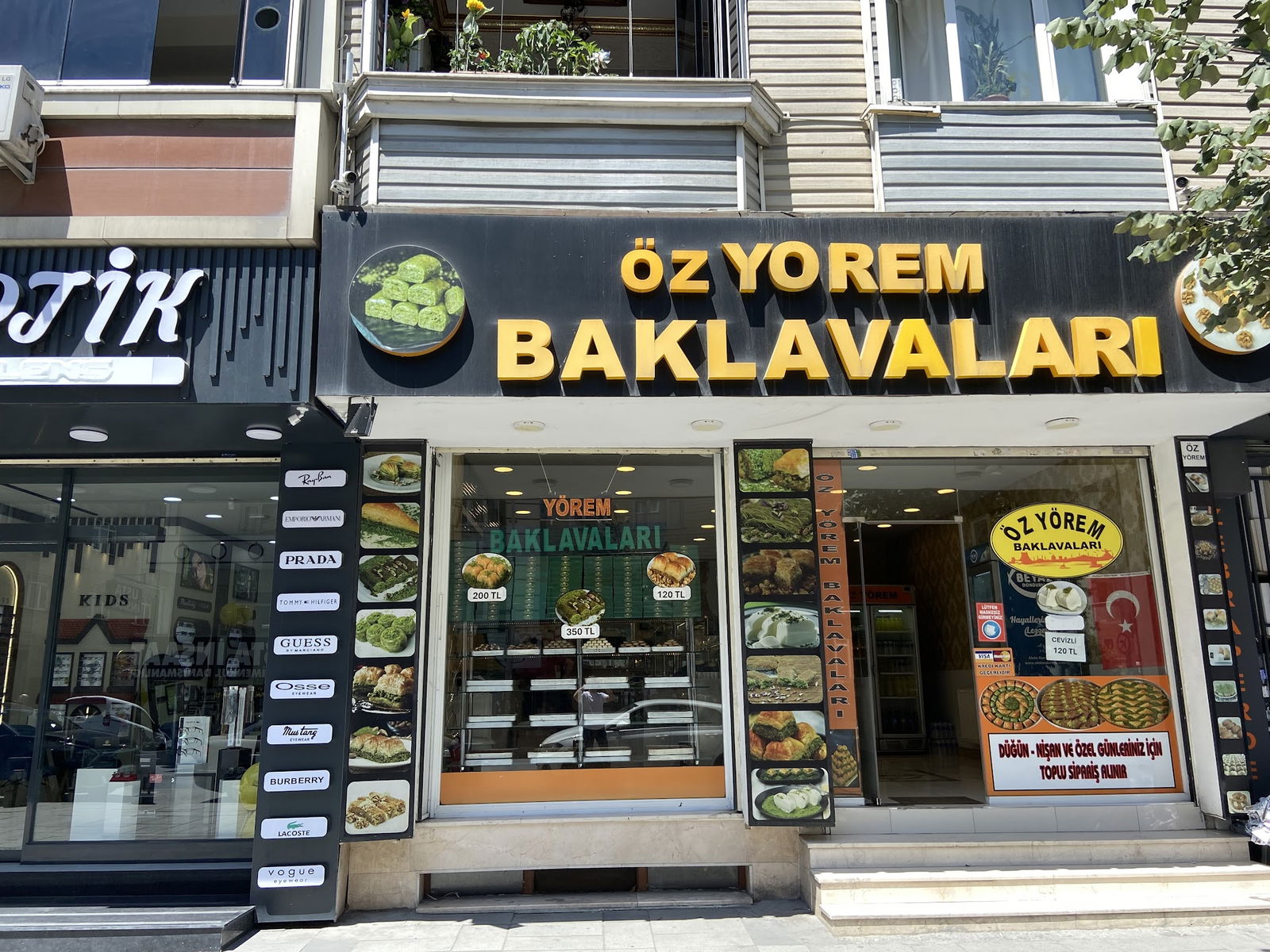 Öz Yörem Baklavaları