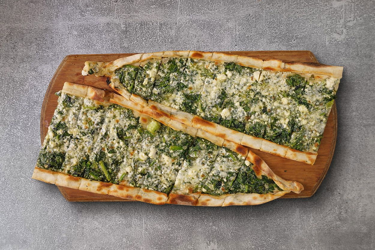 Ispanaklı Peynirli Pide