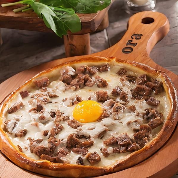 Kavurmalı Yumurtalı Pide