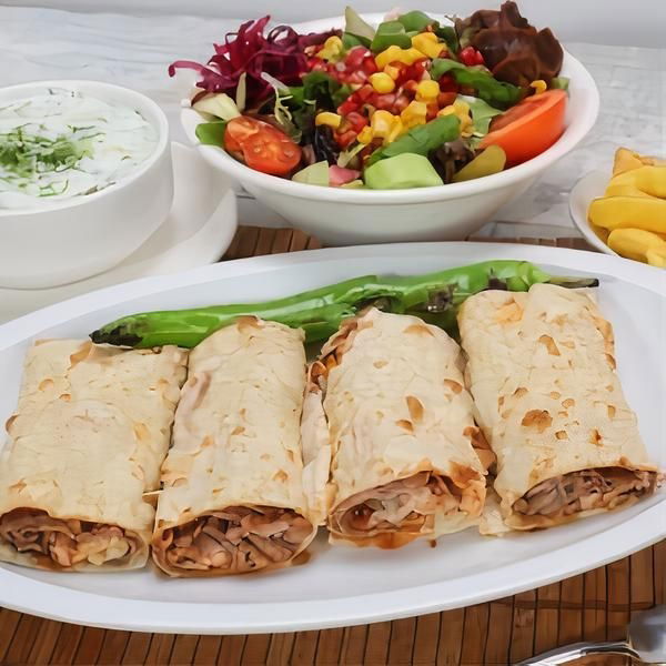 Soslu Kaşarlı Et Döner Dürüm