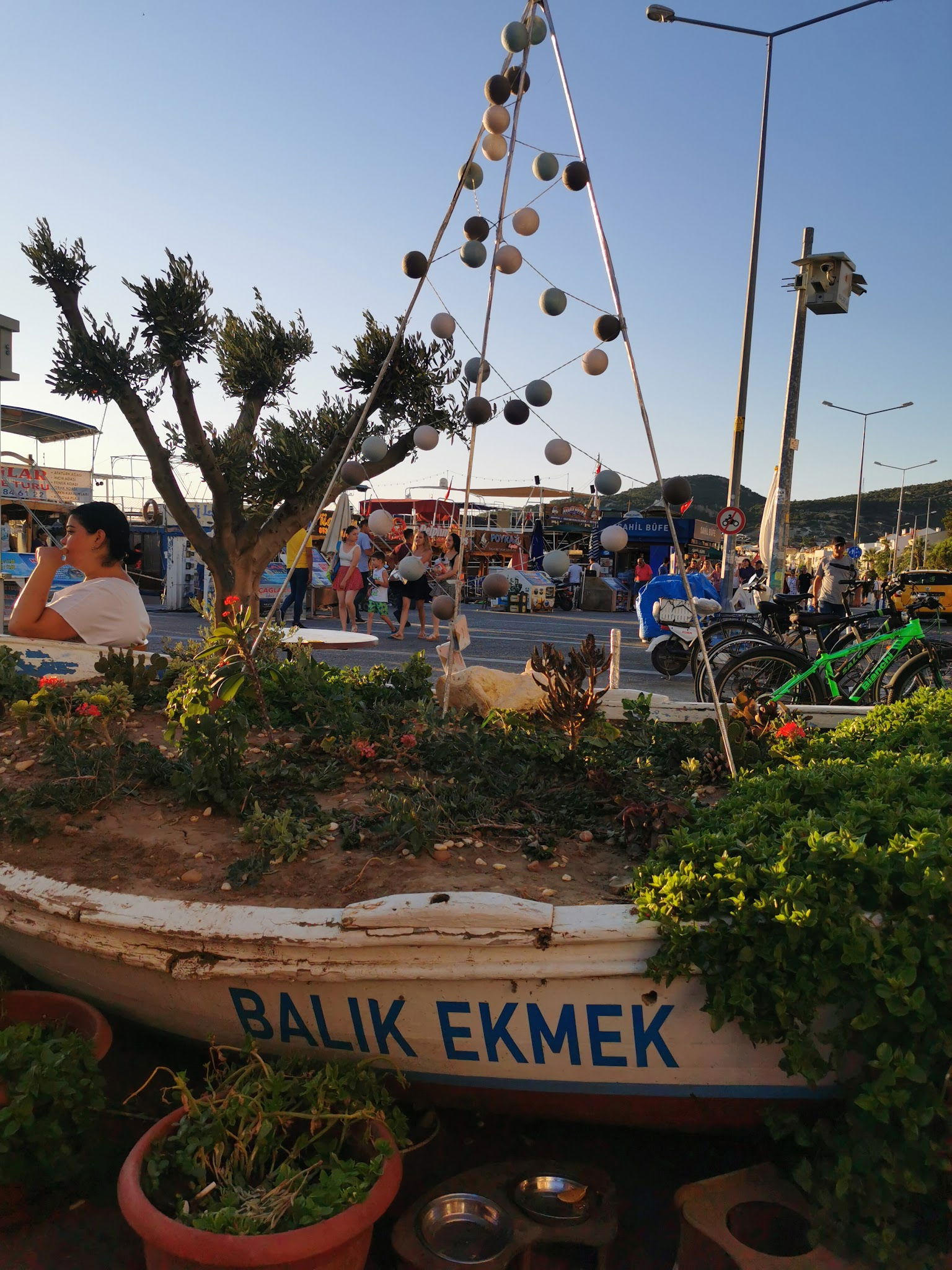 Foça Balık Ekmek