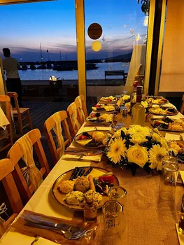Golden Bird Lounge resimleri