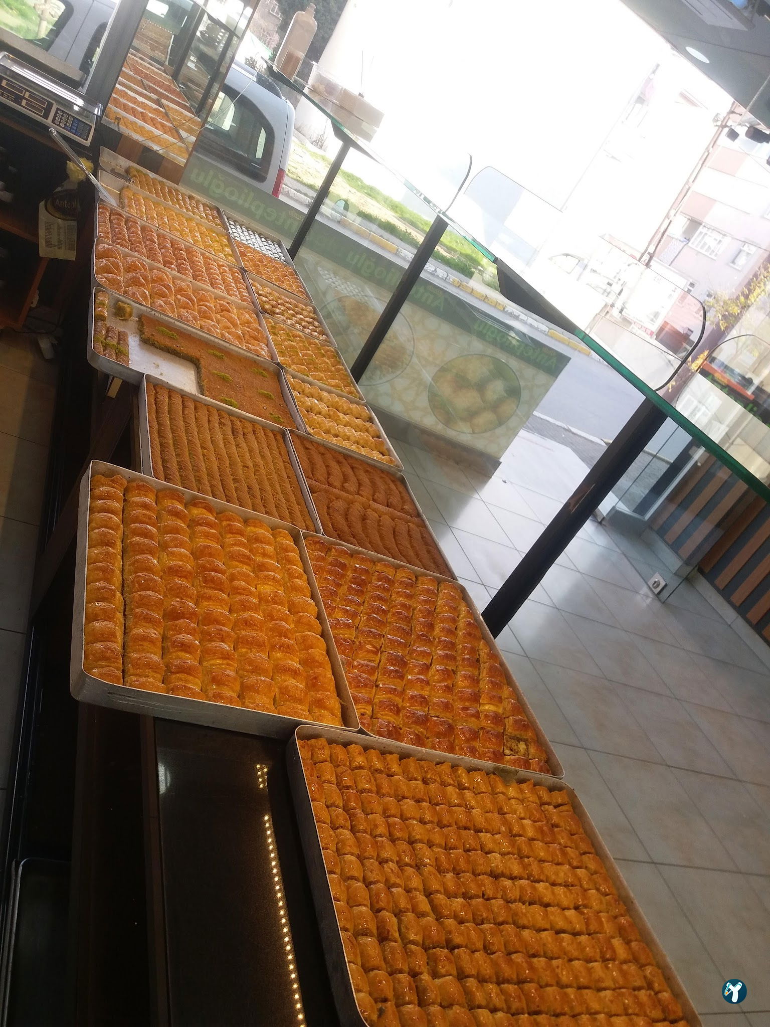 Antepli̇oglu Baklava Pasta Kurabi̇ye