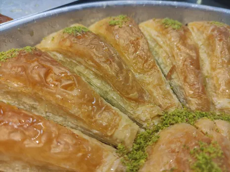 Antepli̇oglu Baklava Pasta Kurabi̇ye resimleri