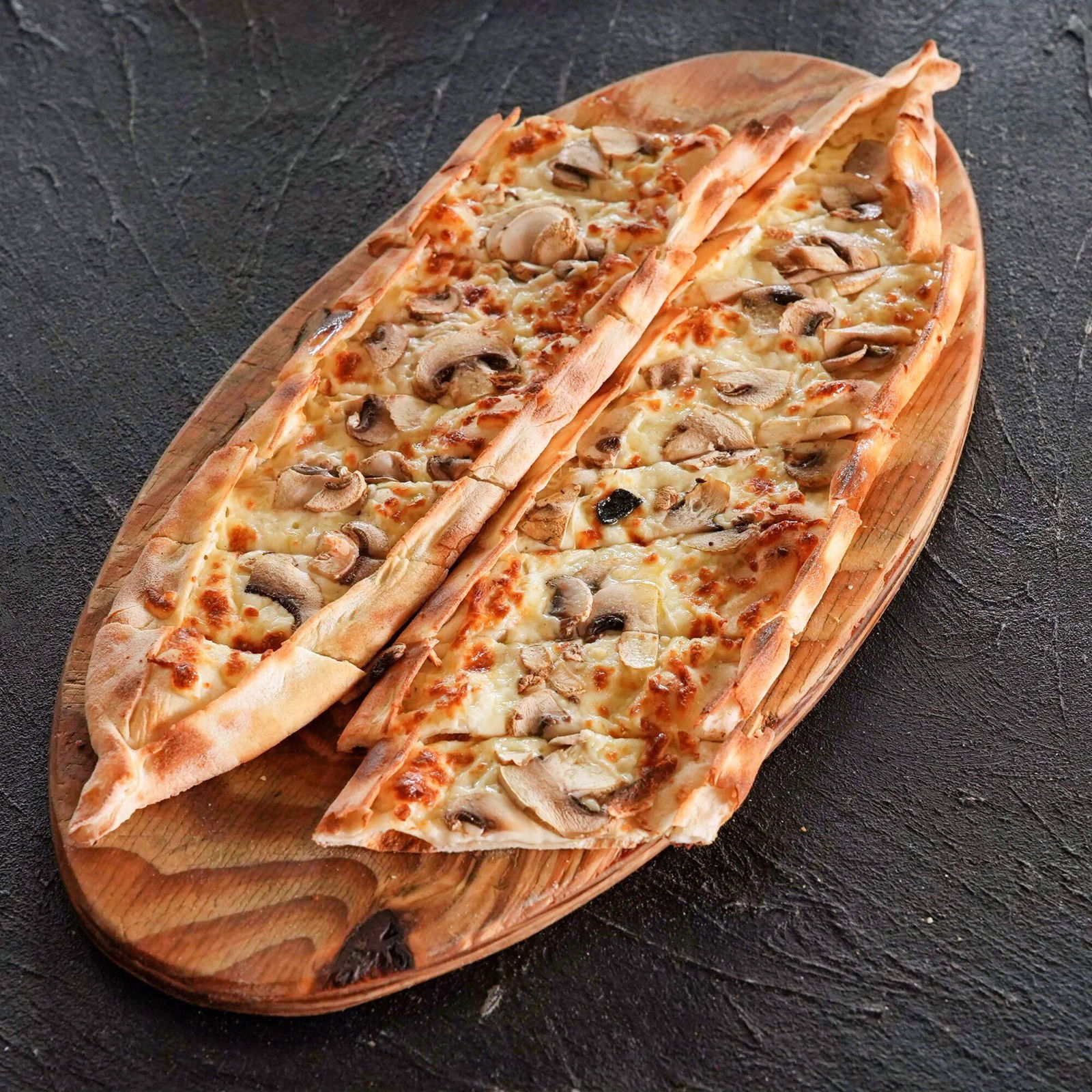 Kaşarlı Mantarlı Pide