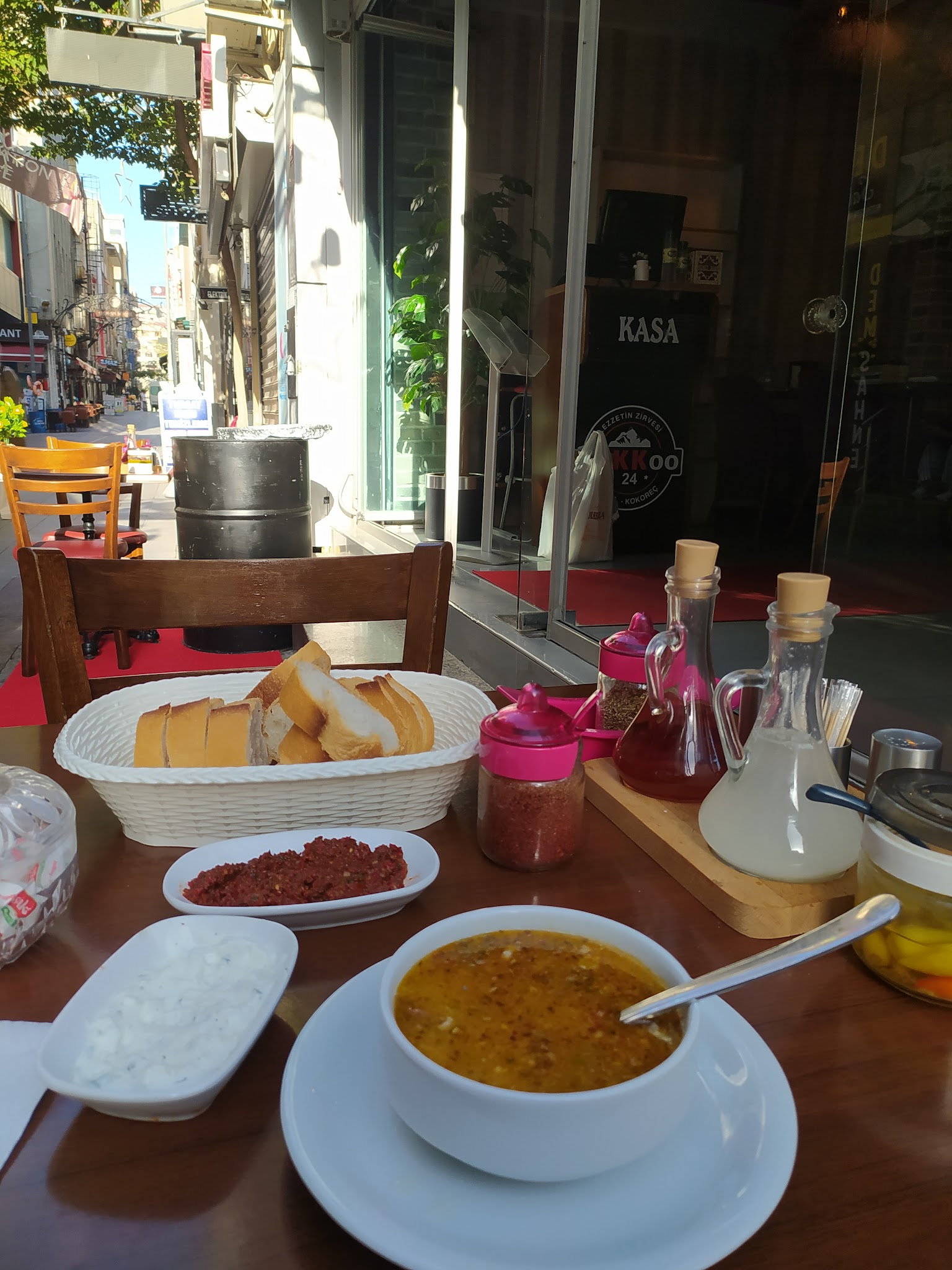 Hakkoo 24 Çorba Kokoreç 7/24