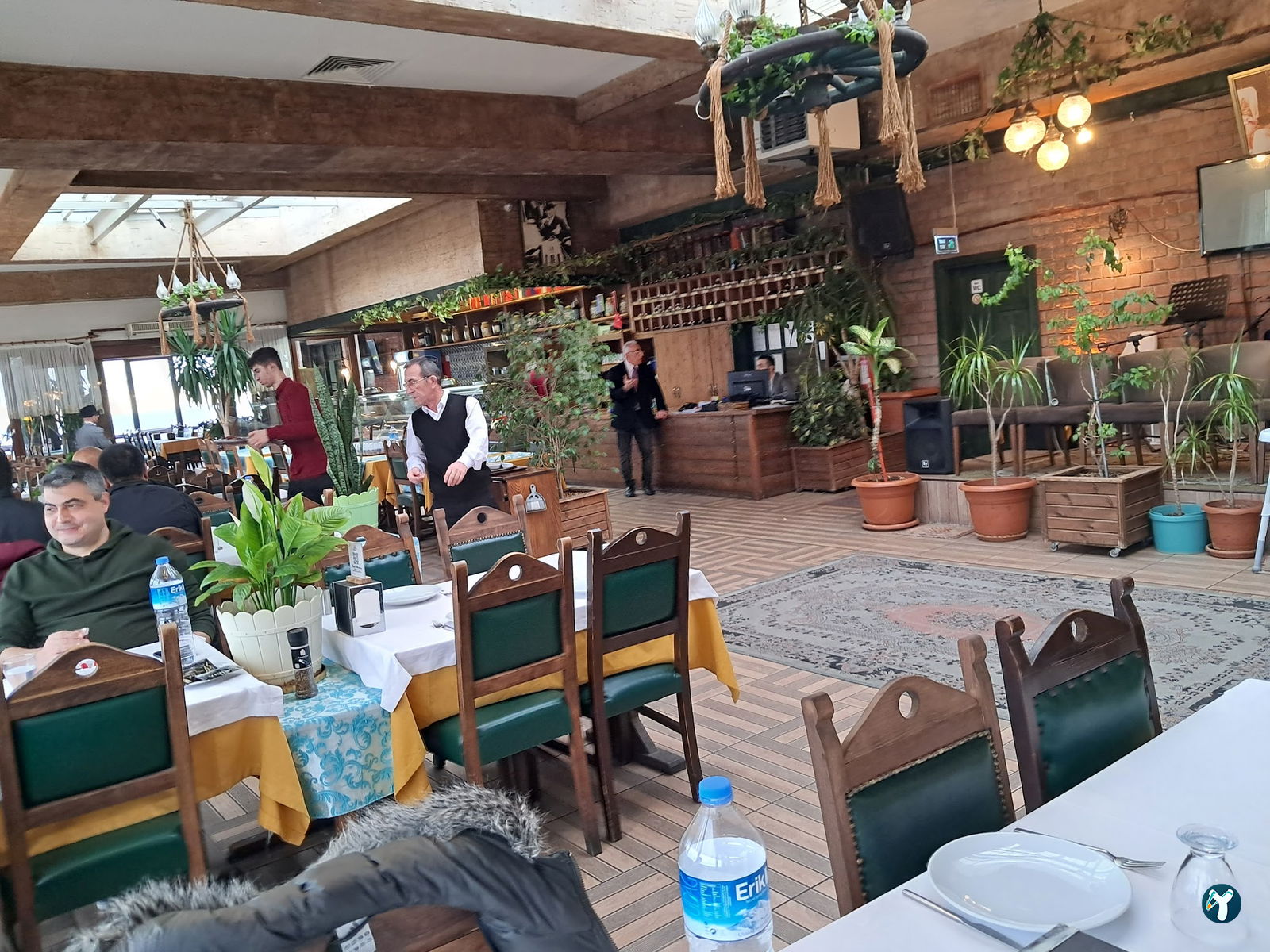 Kanatçı Muhtar’In Köyü Muhtar Halis Restaurant