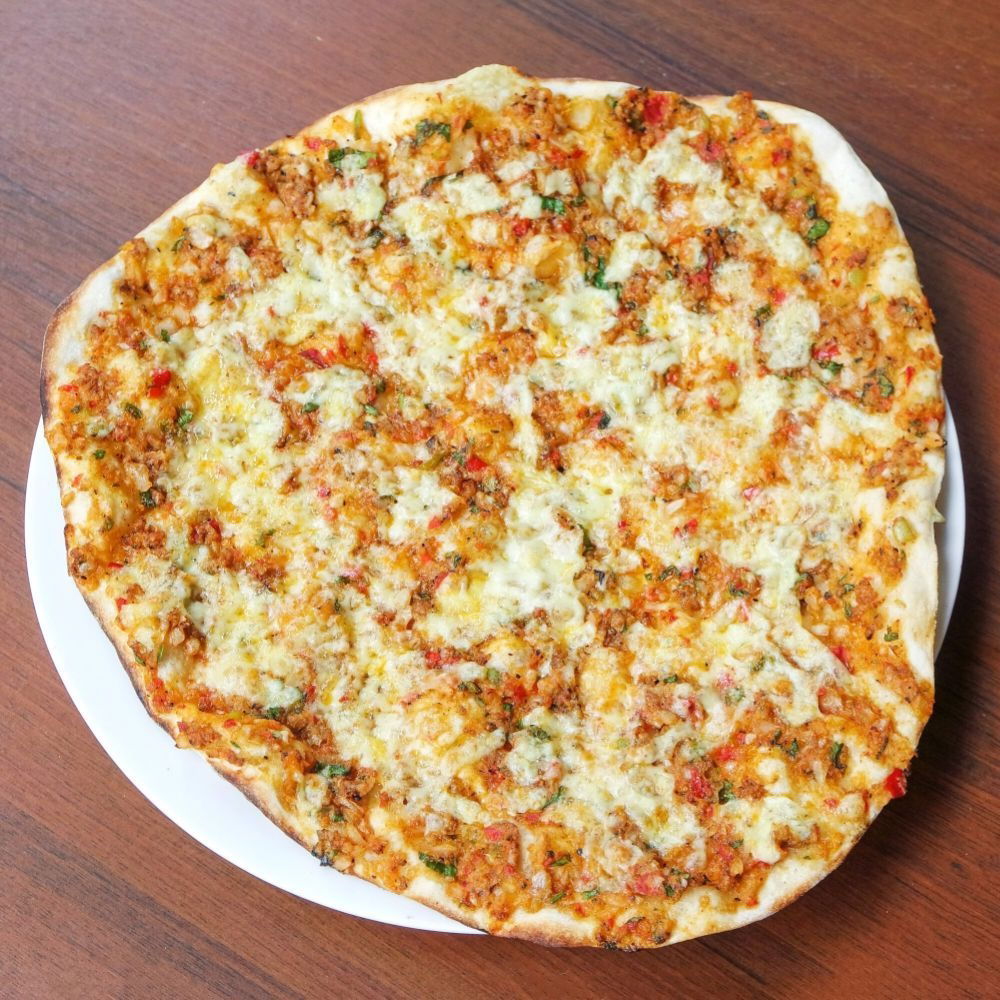 Kuşbaşılı Kaşarlı Lahmacun