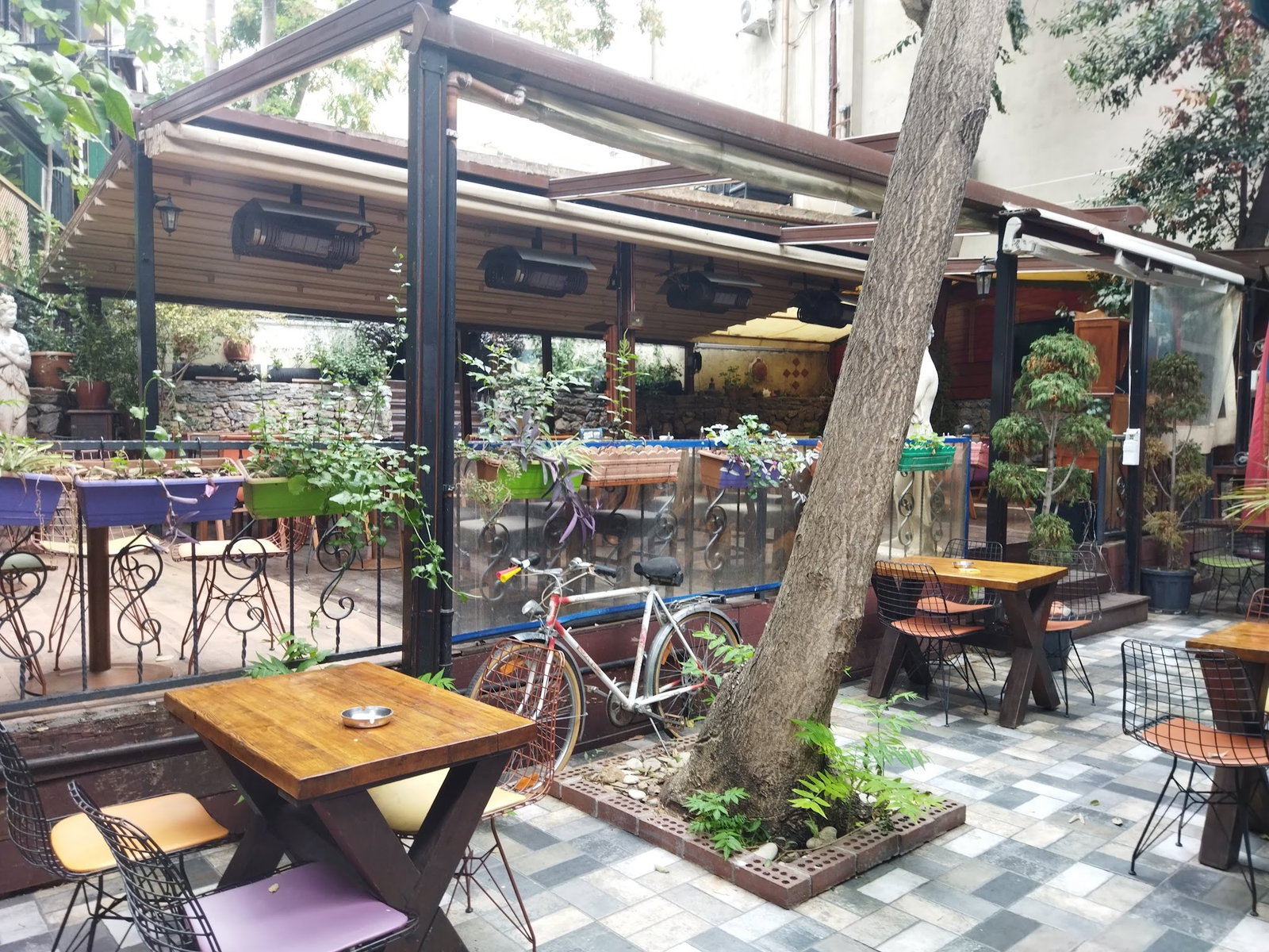 Küp Saklı Bahçe Kadıköy