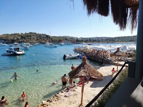 White Beach Ayayorgi resimleri