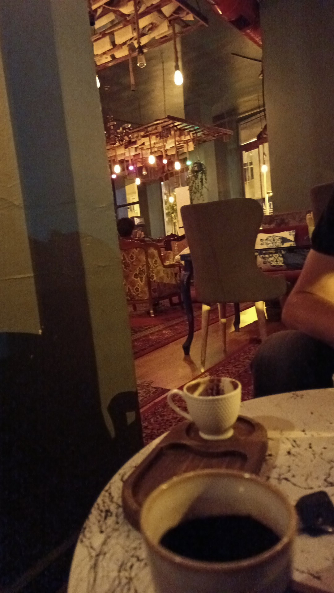 Üzüm Şeftali̇ Cafe