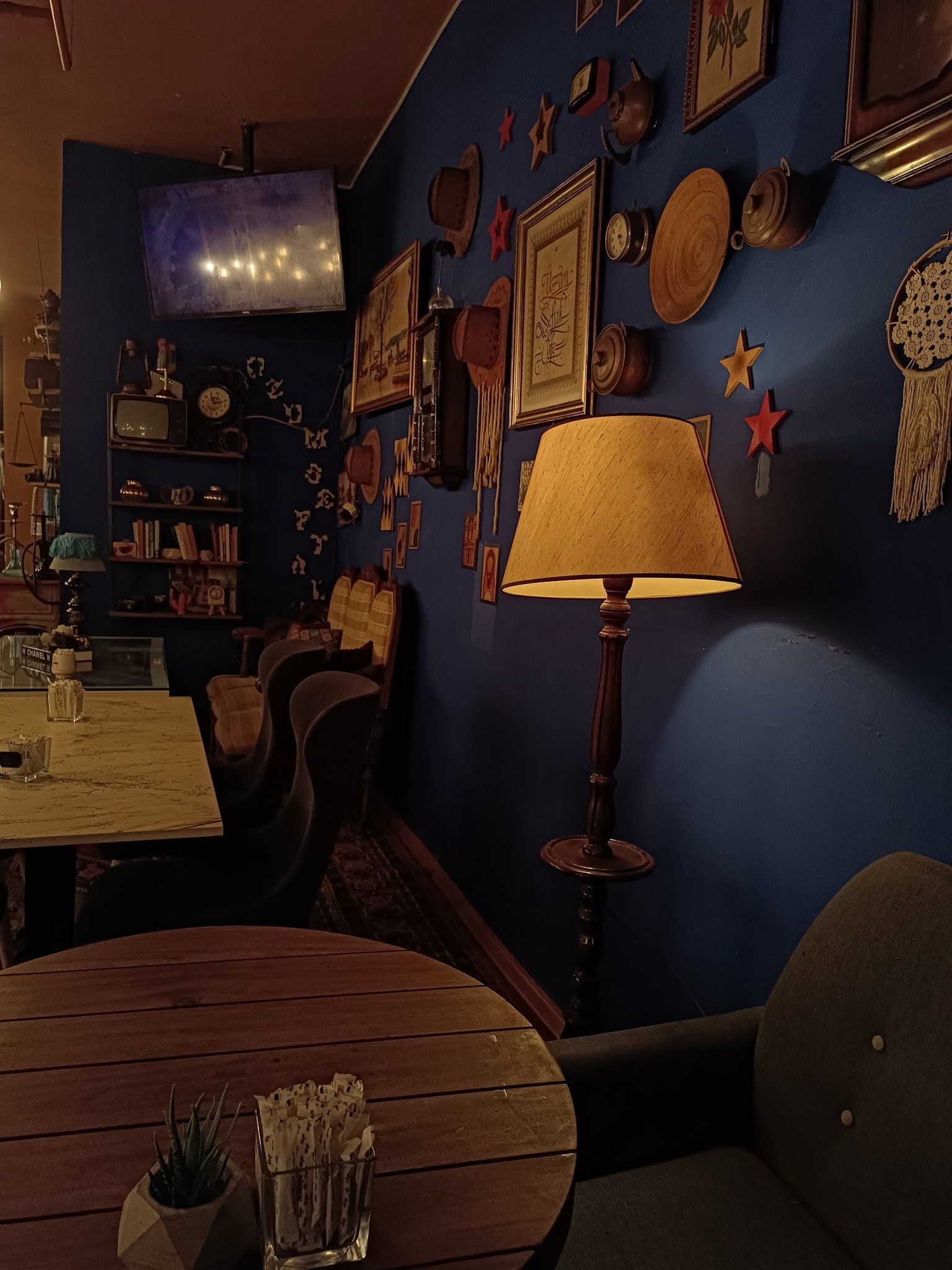 Üzüm Şeftali̇ Cafe