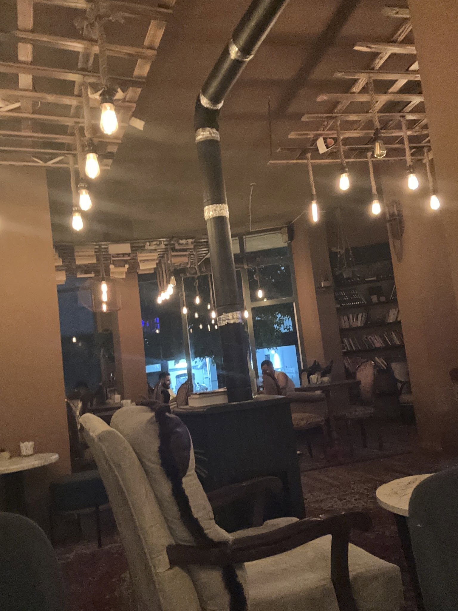 Üzüm Şeftali̇ Cafe