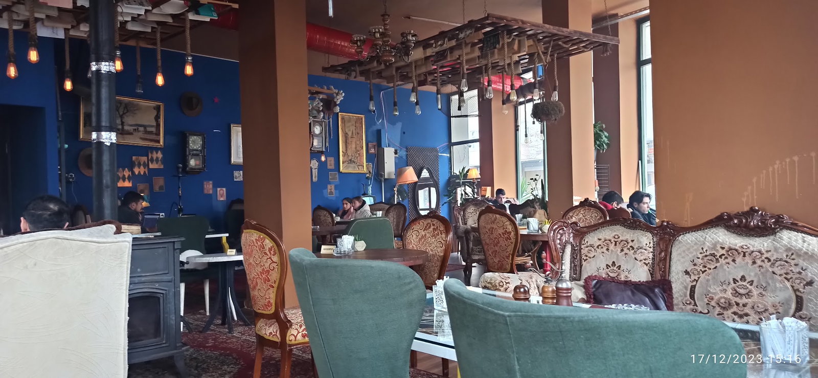 Üzüm Şeftali̇ Cafe