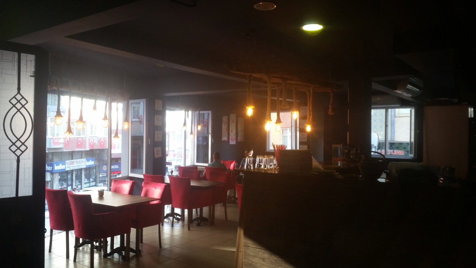 Üzüm Şeftali̇ Cafe