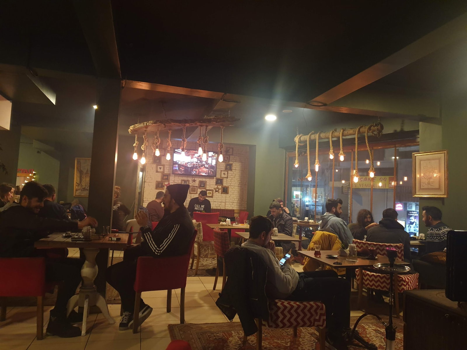 Üzüm Şeftali̇ Cafe