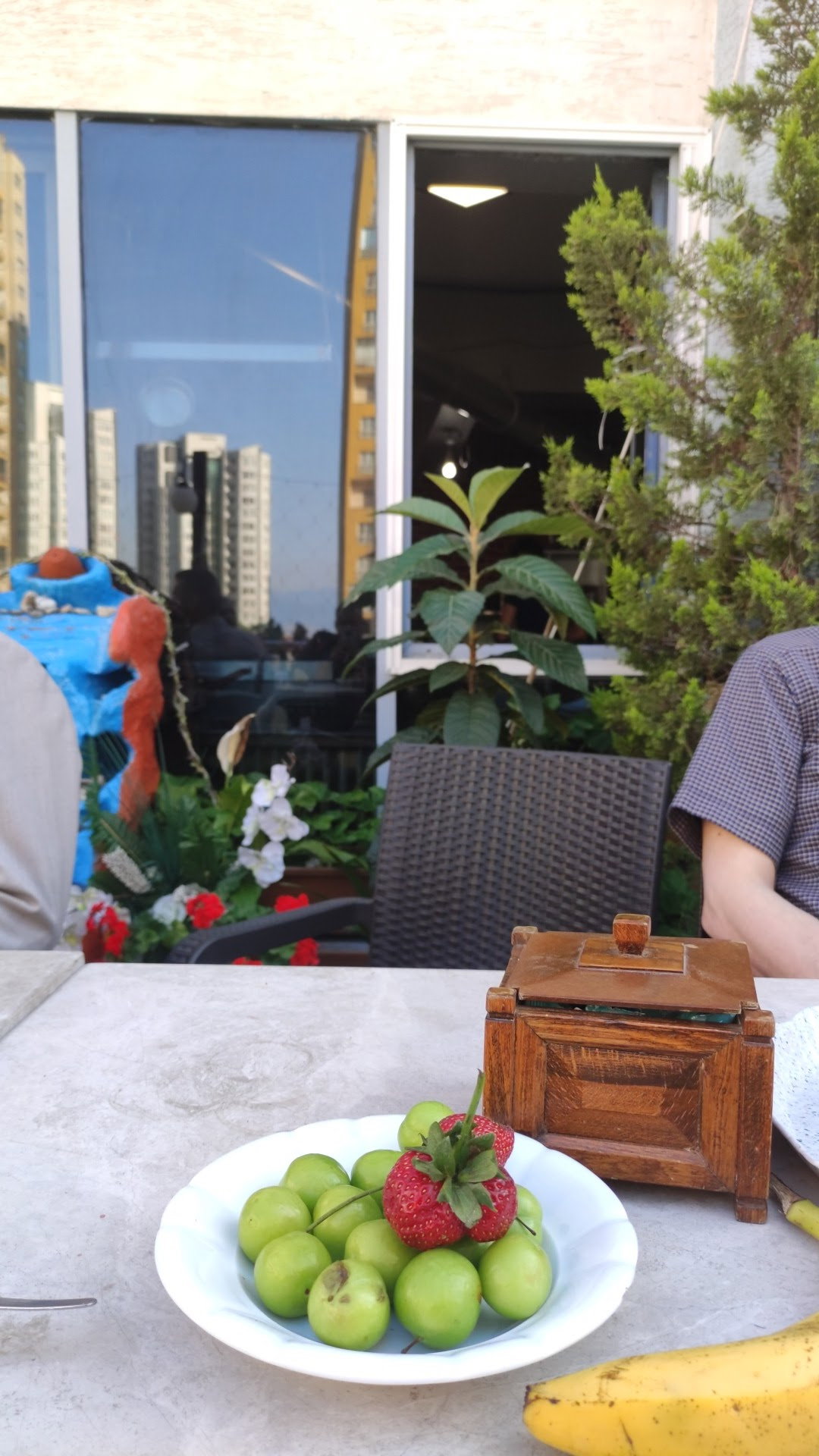 Üzüm Şeftali̇ Cafe