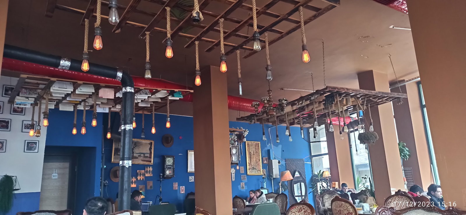 Üzüm Şeftali̇ Cafe