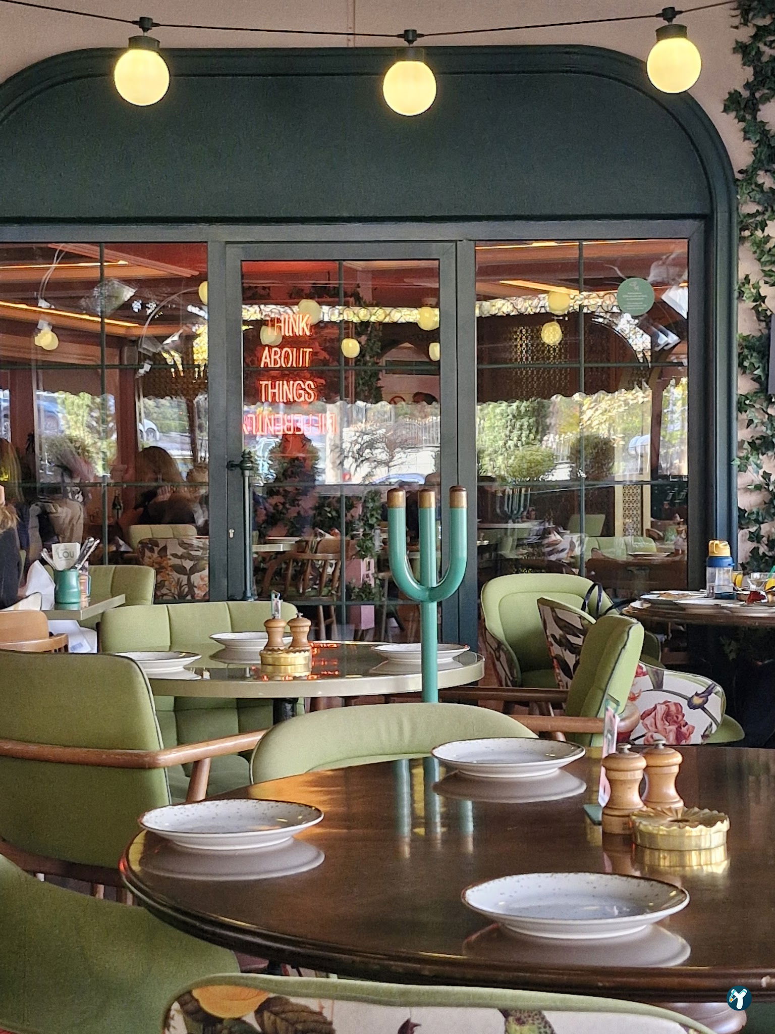 Lou Cafe Bistro - İran Caddesi