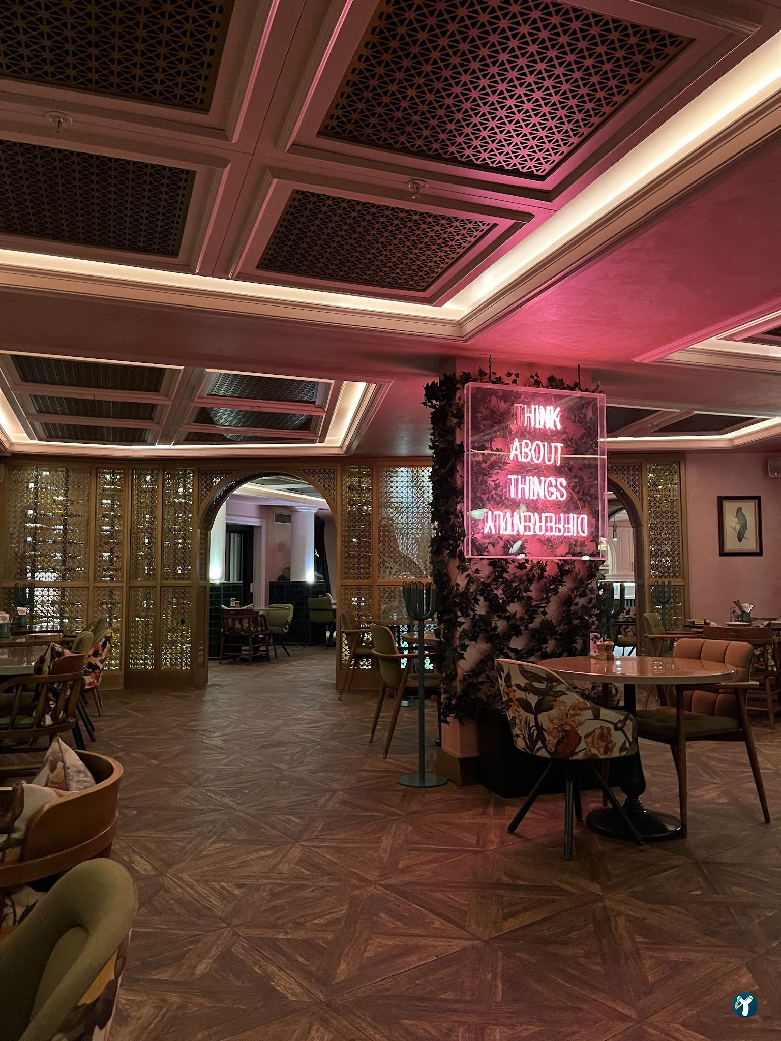 Lou Cafe Bistro - İran Caddesi