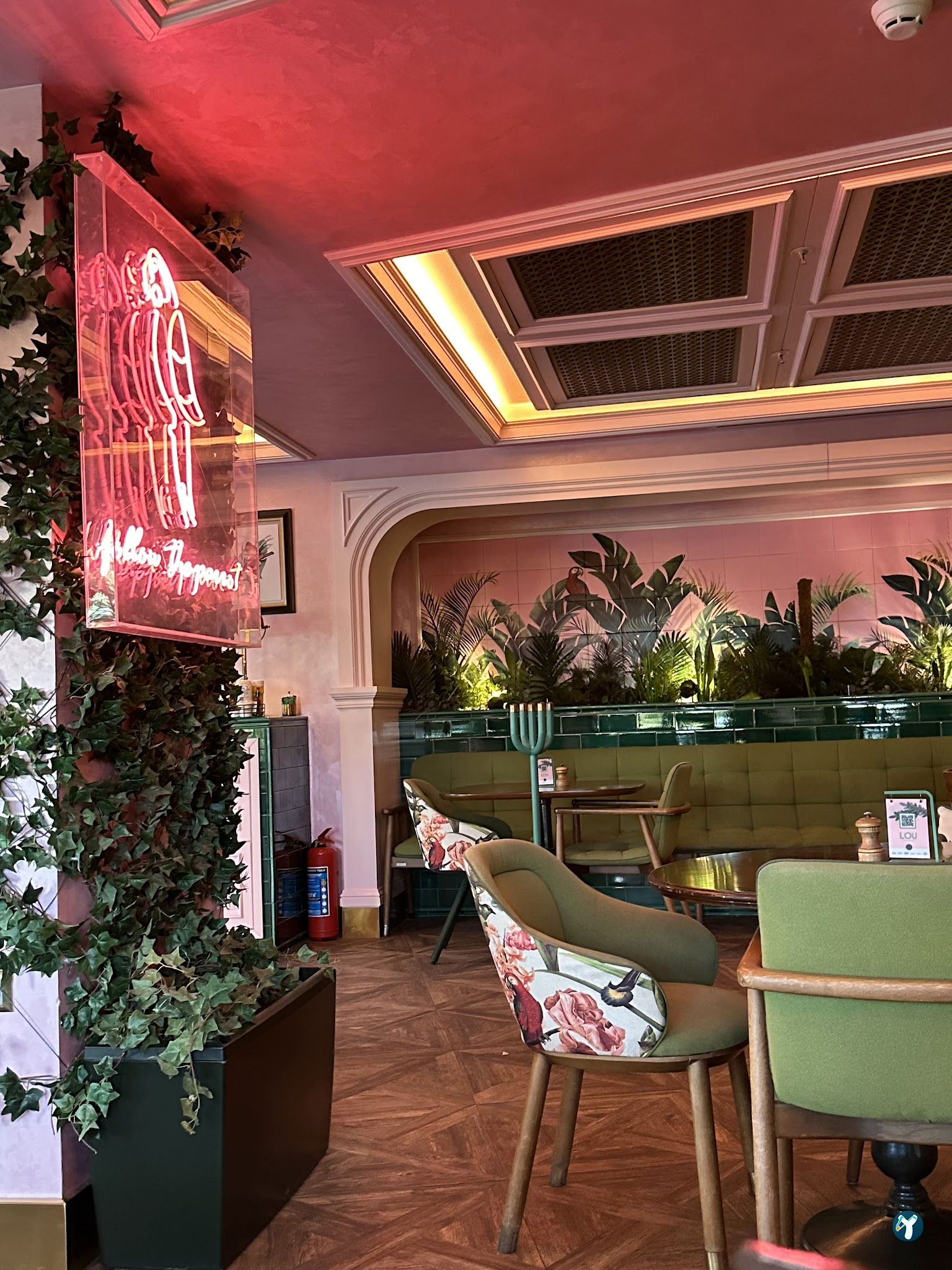 Lou Cafe Bistro - İran Caddesi