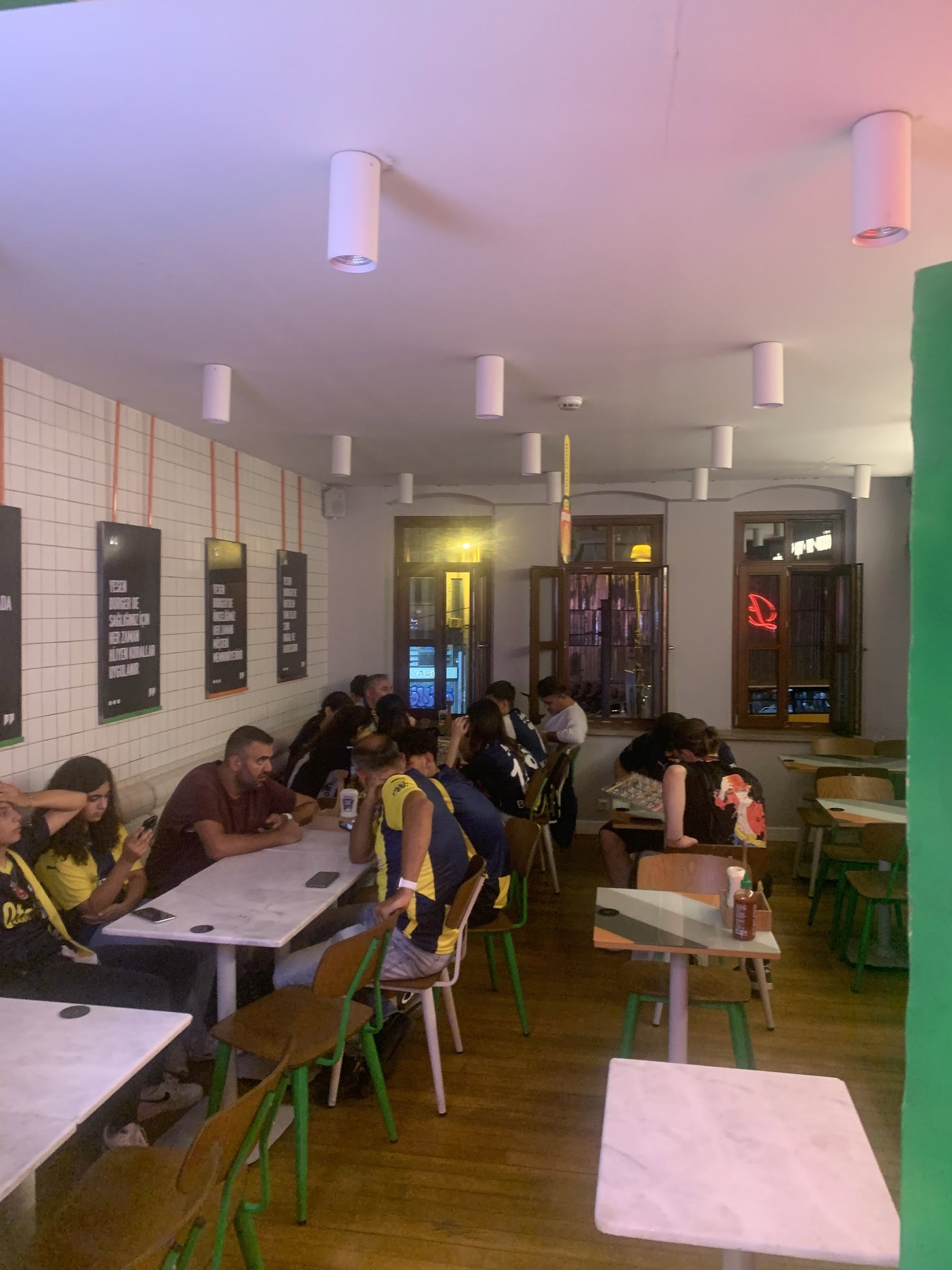 Yesen Burger Kadıköy