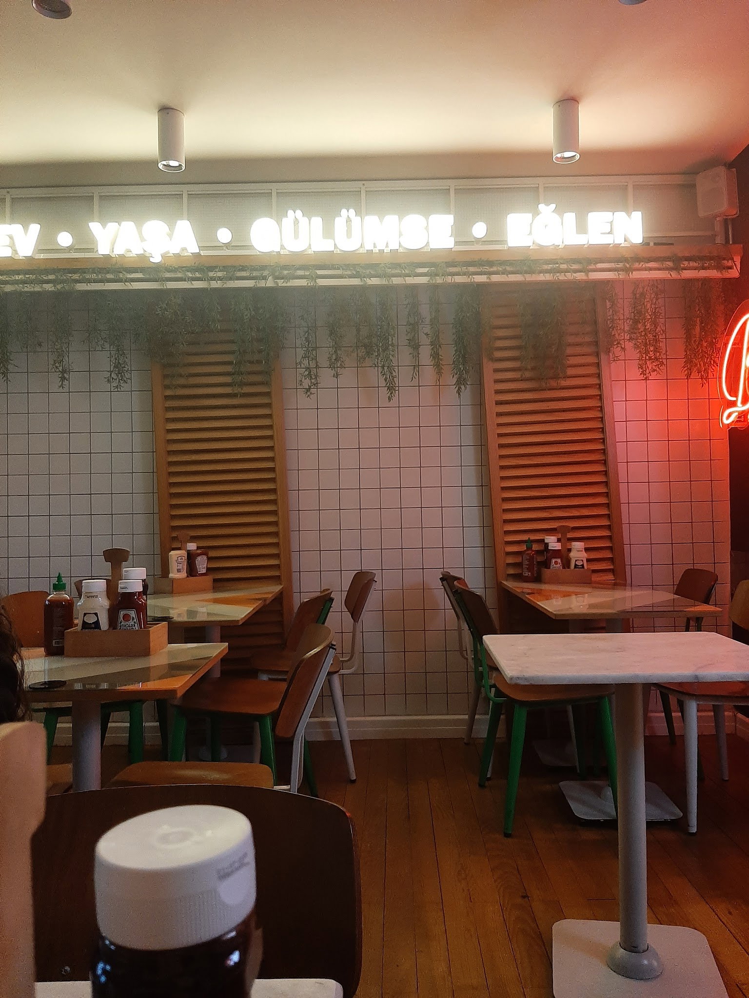 Yesen Burger Kadıköy