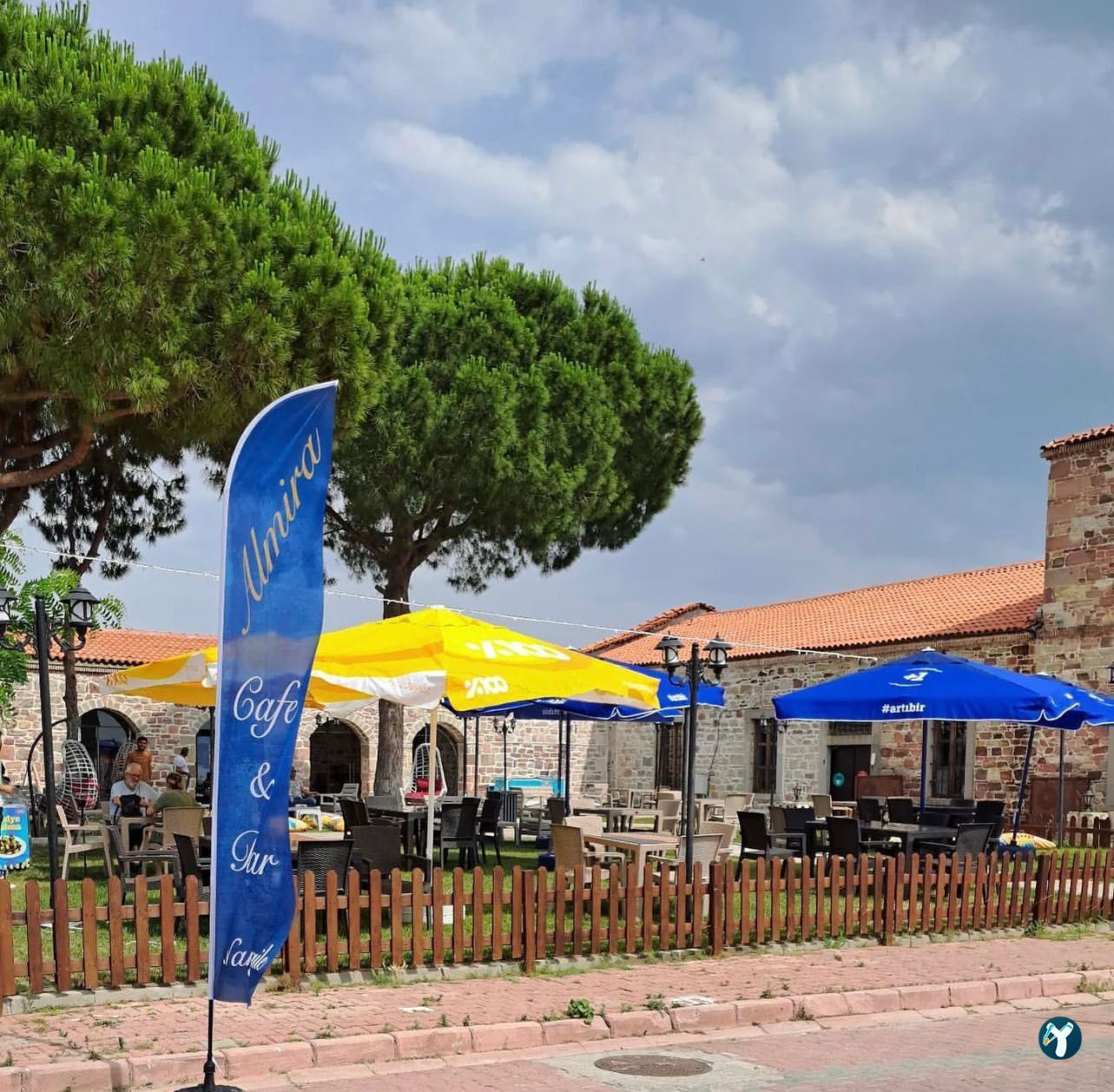 Almira Cafe Bar & Restorant
