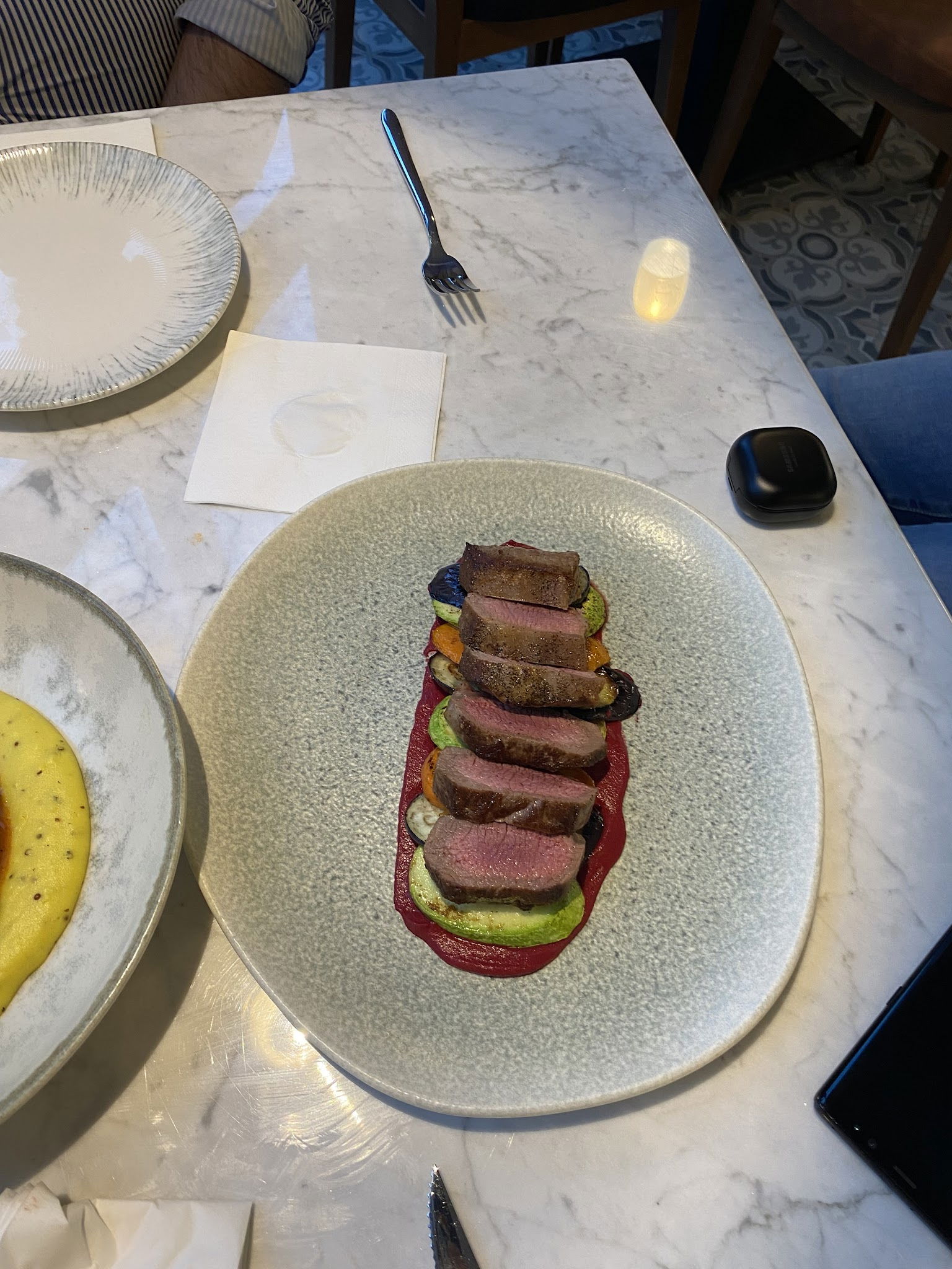 Aterna Restaurant & Bar