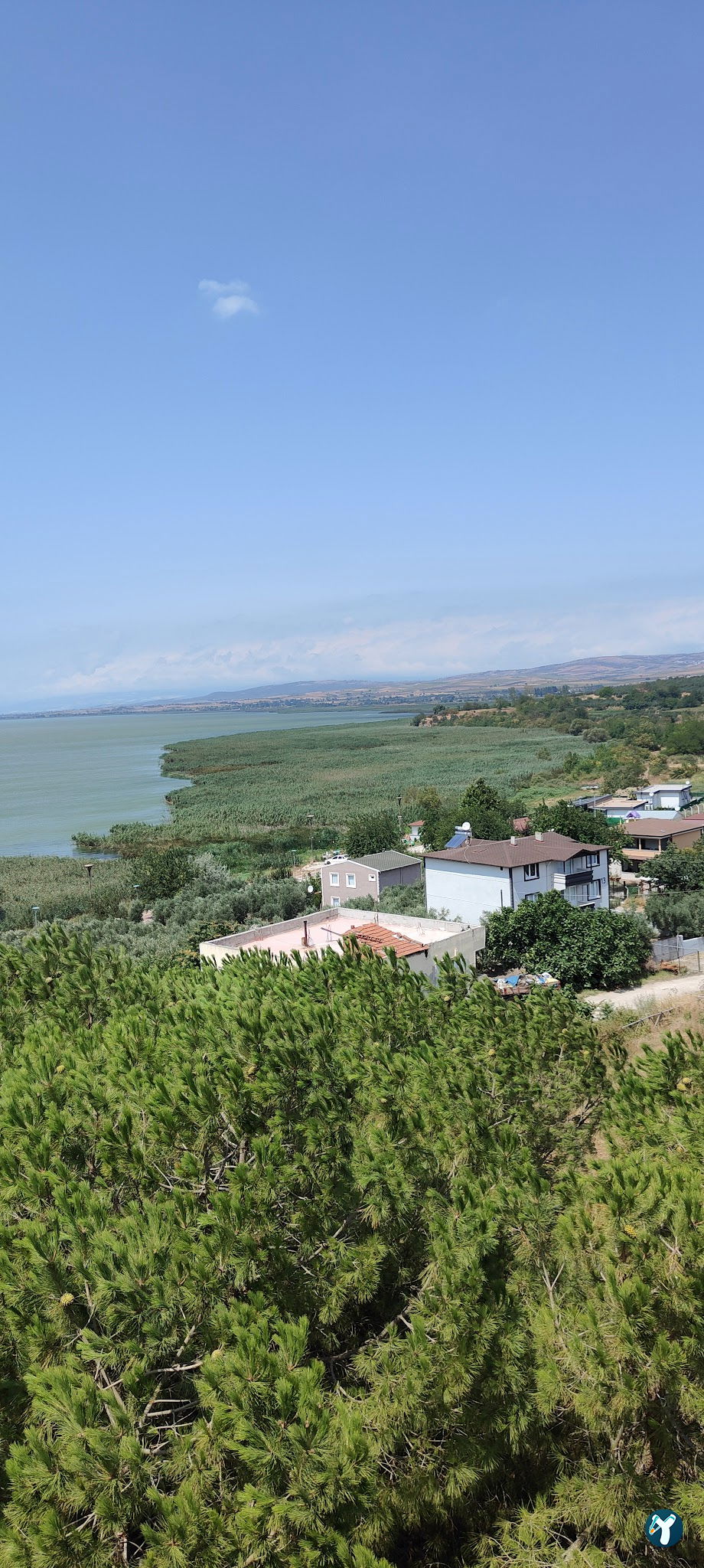 Leylek Köy Göl Evi