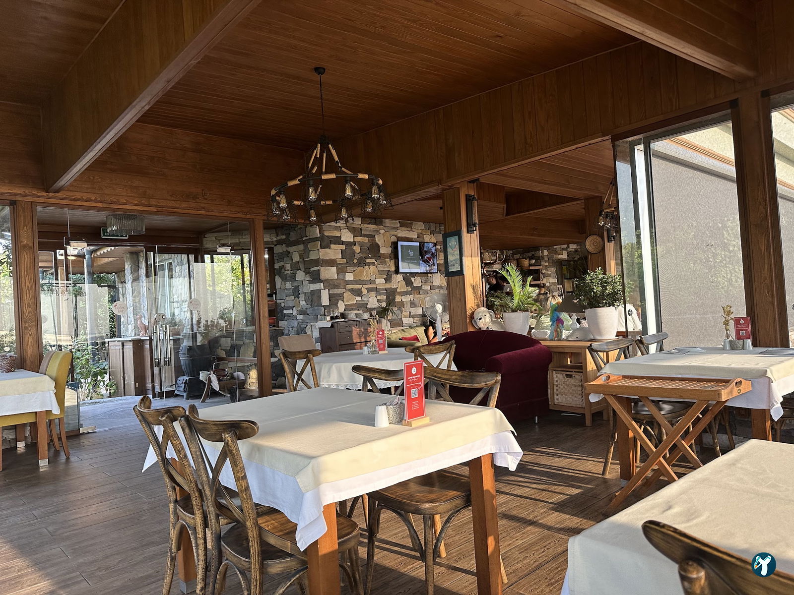 Leylek Köy Göl Evi