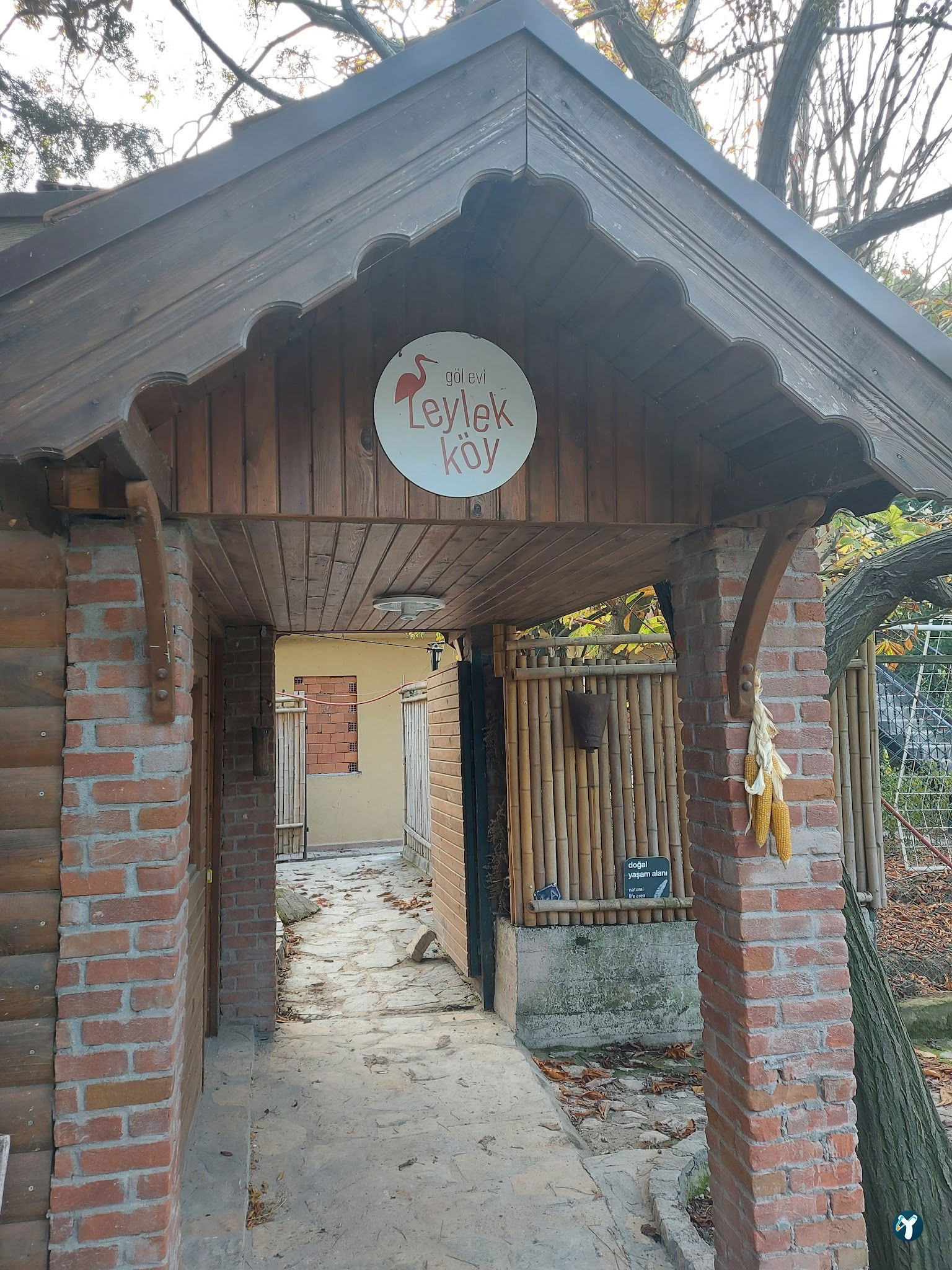 Leylek Köy Göl Evi