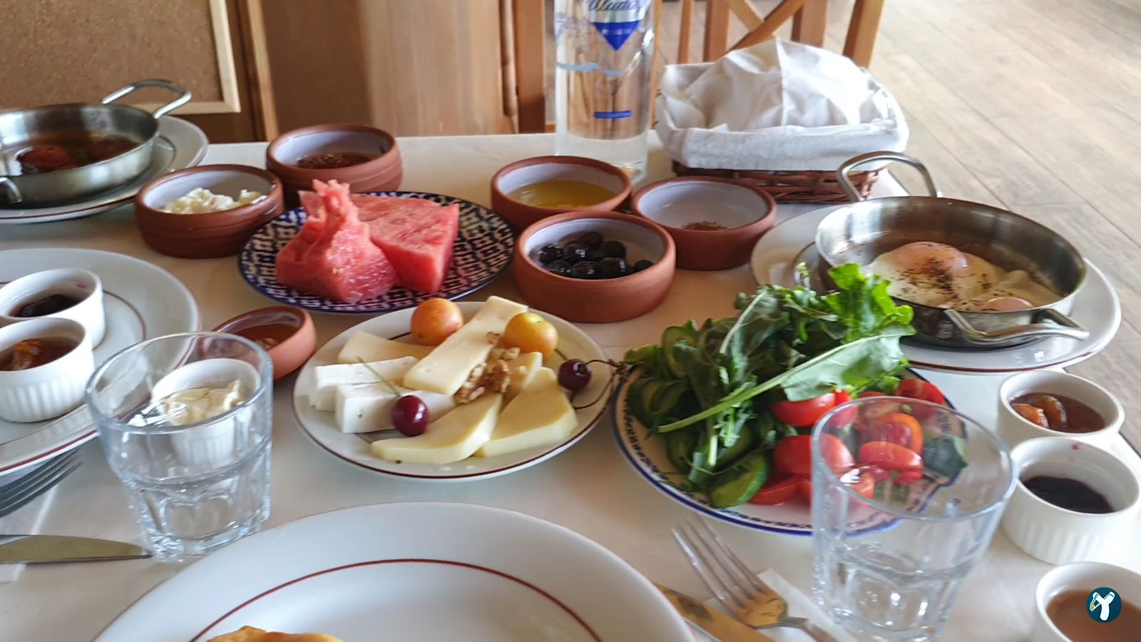 Leylek Köy Göl Evi