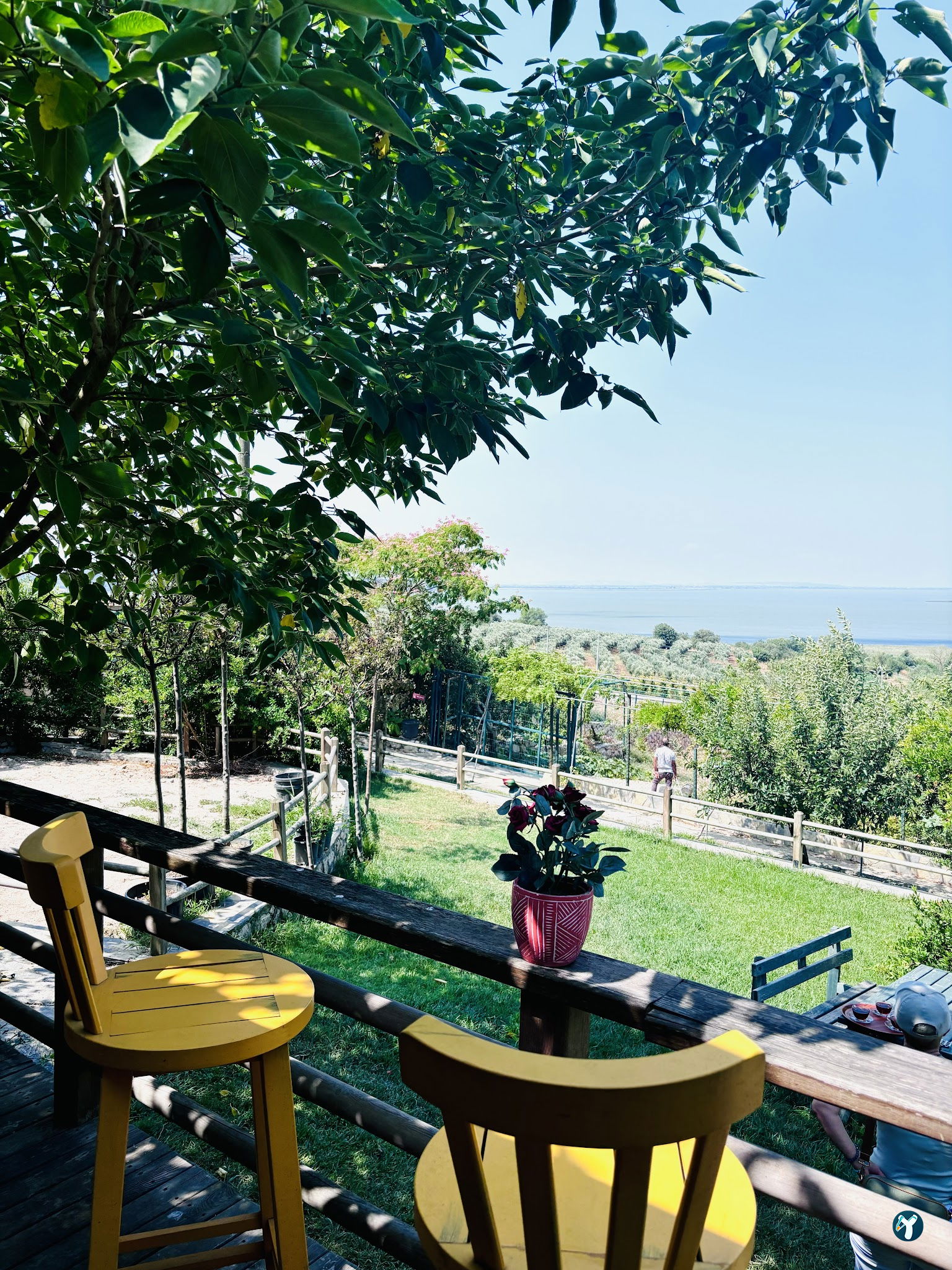 Leylek Köy Göl Evi