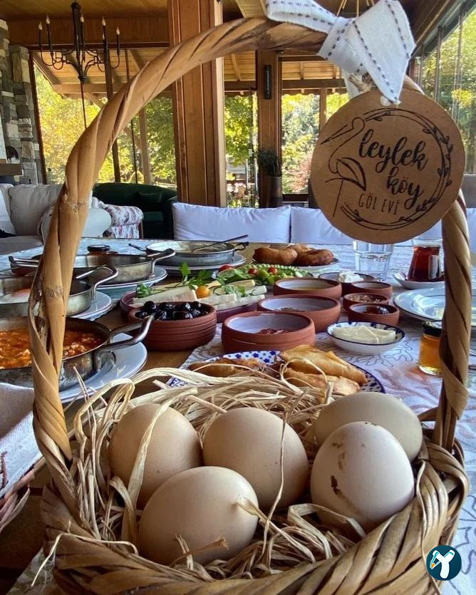 Leylek Köy Göl Evi