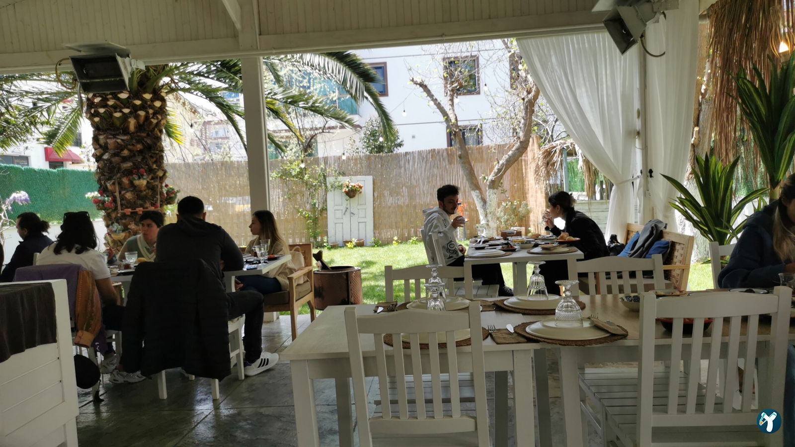 Müdavim Restaurant