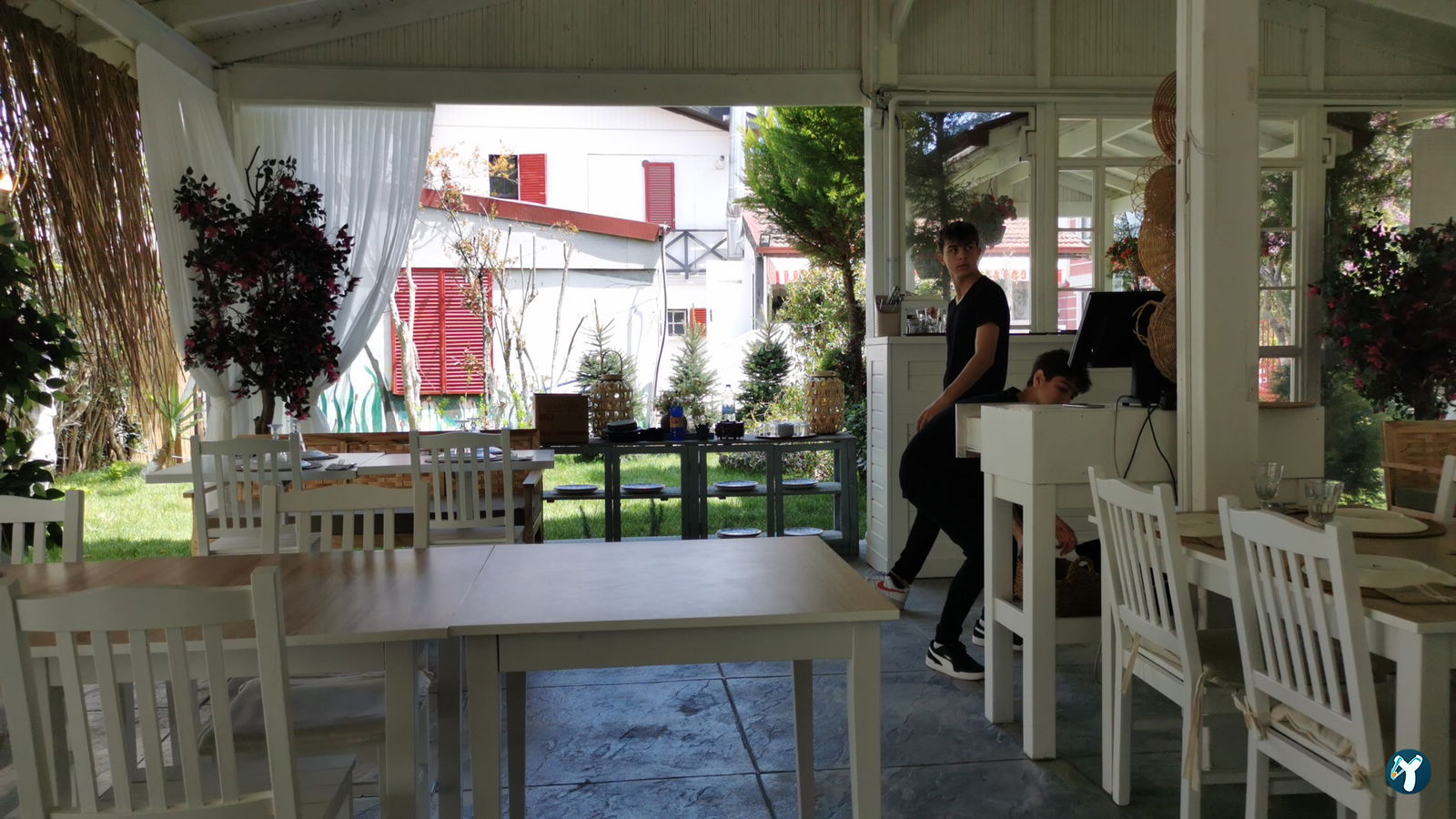 Müdavim Restaurant