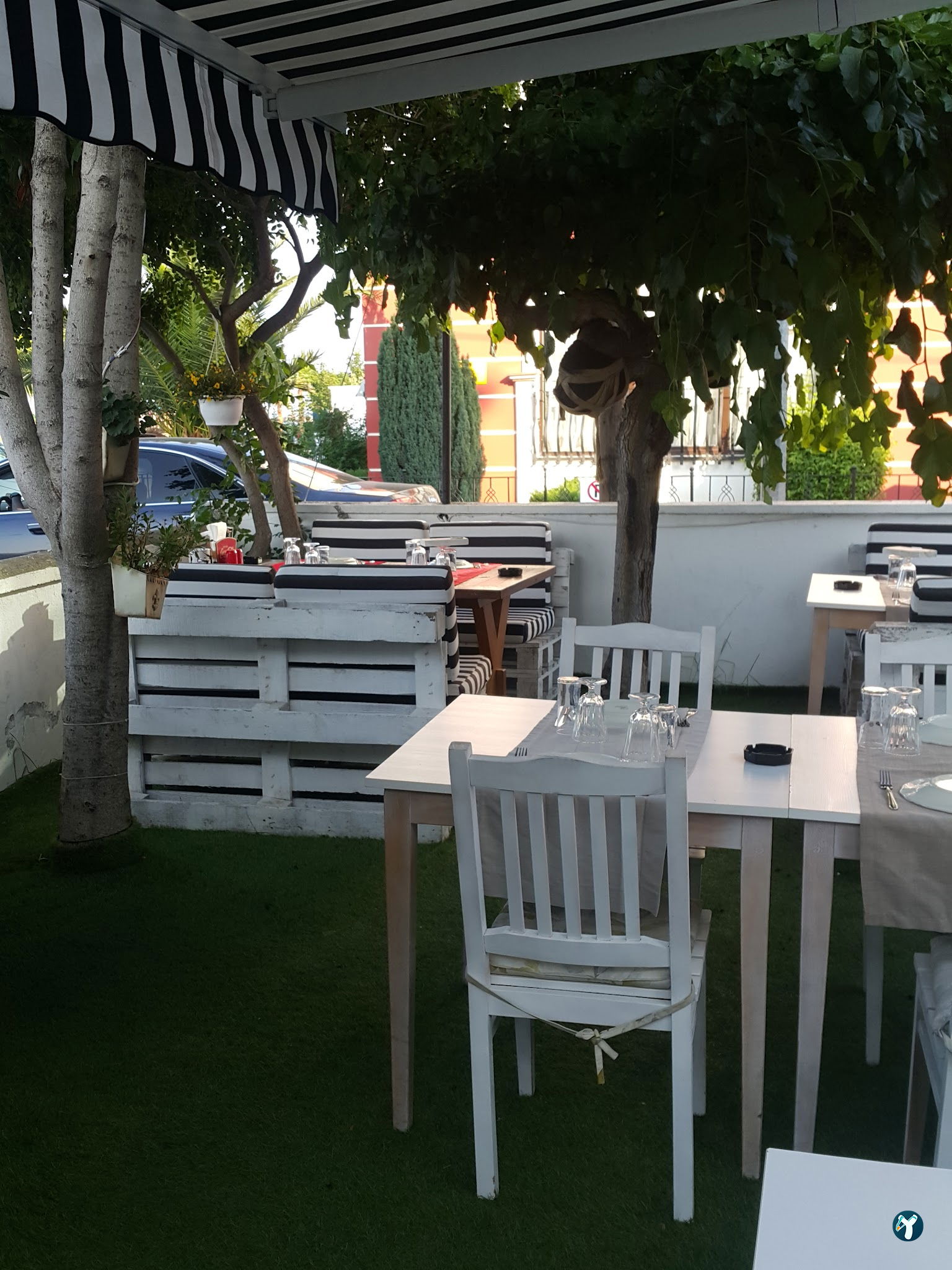 Müdavim Restaurant