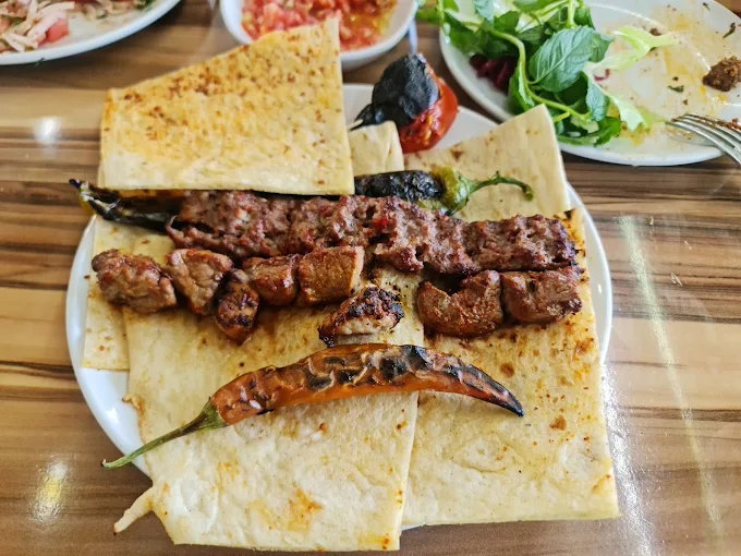 Nasır Usta Adana Kebapçısı Diclekent Şubesi