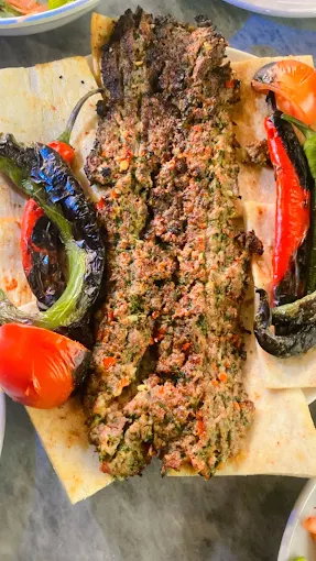 Nasır Usta Adana Kebapçısı Diclekent Şubesi