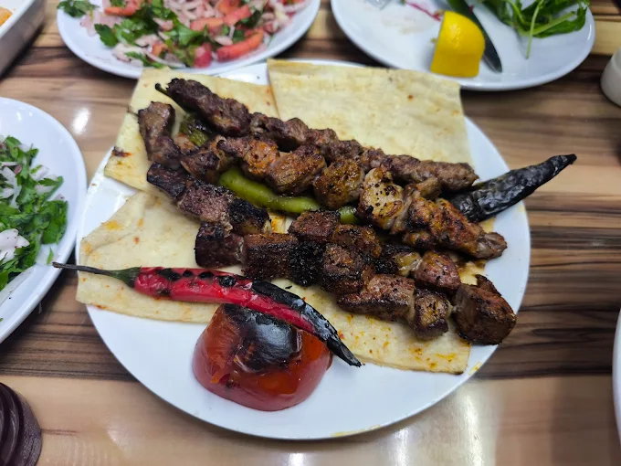 Nasır Usta Adana Kebapçısı Diclekent Şubesi