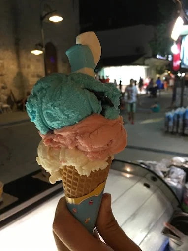 Alaçatı Tatlıcısı İmren