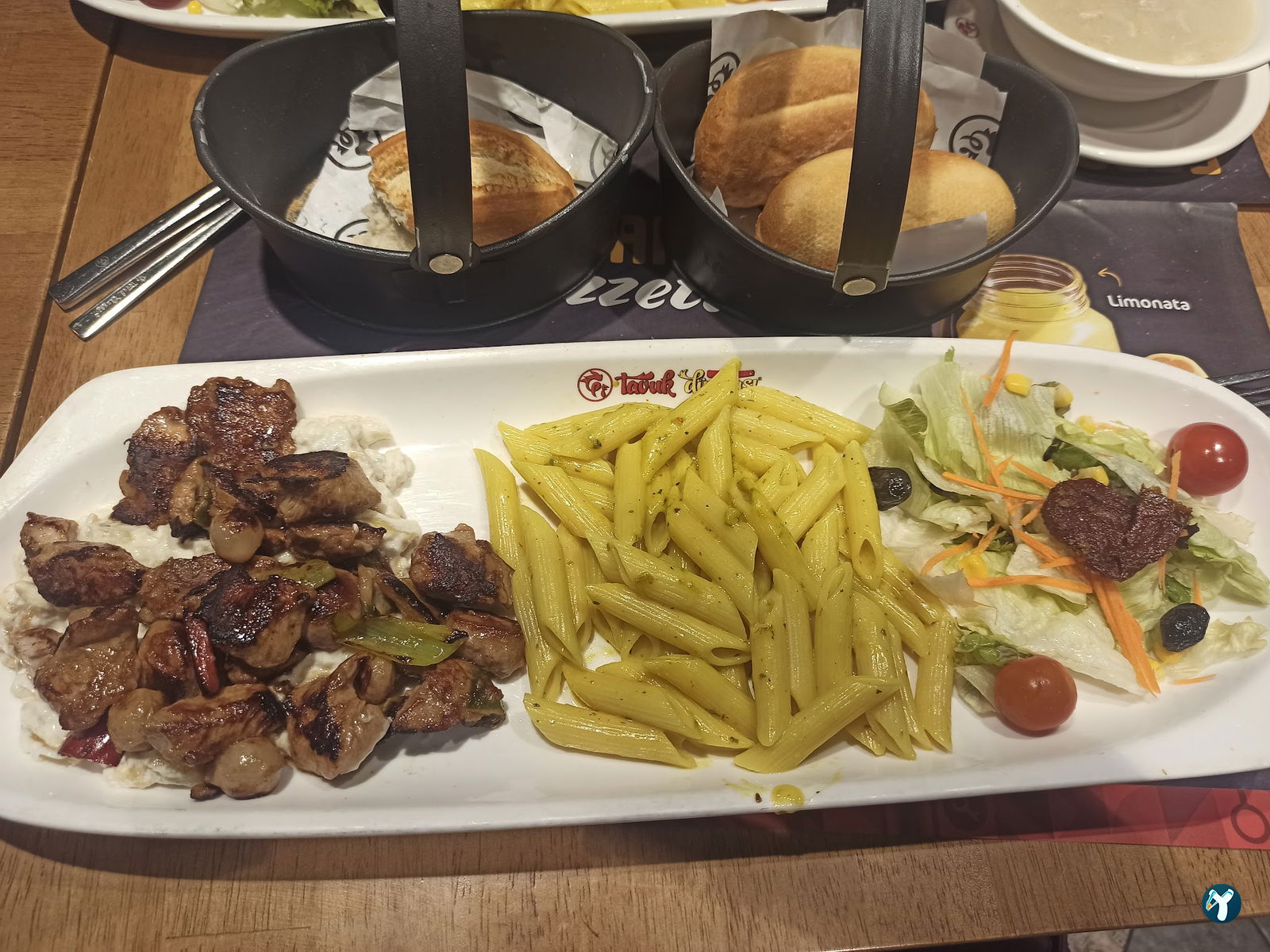 Tavuk Dünyası 48 Marmaris