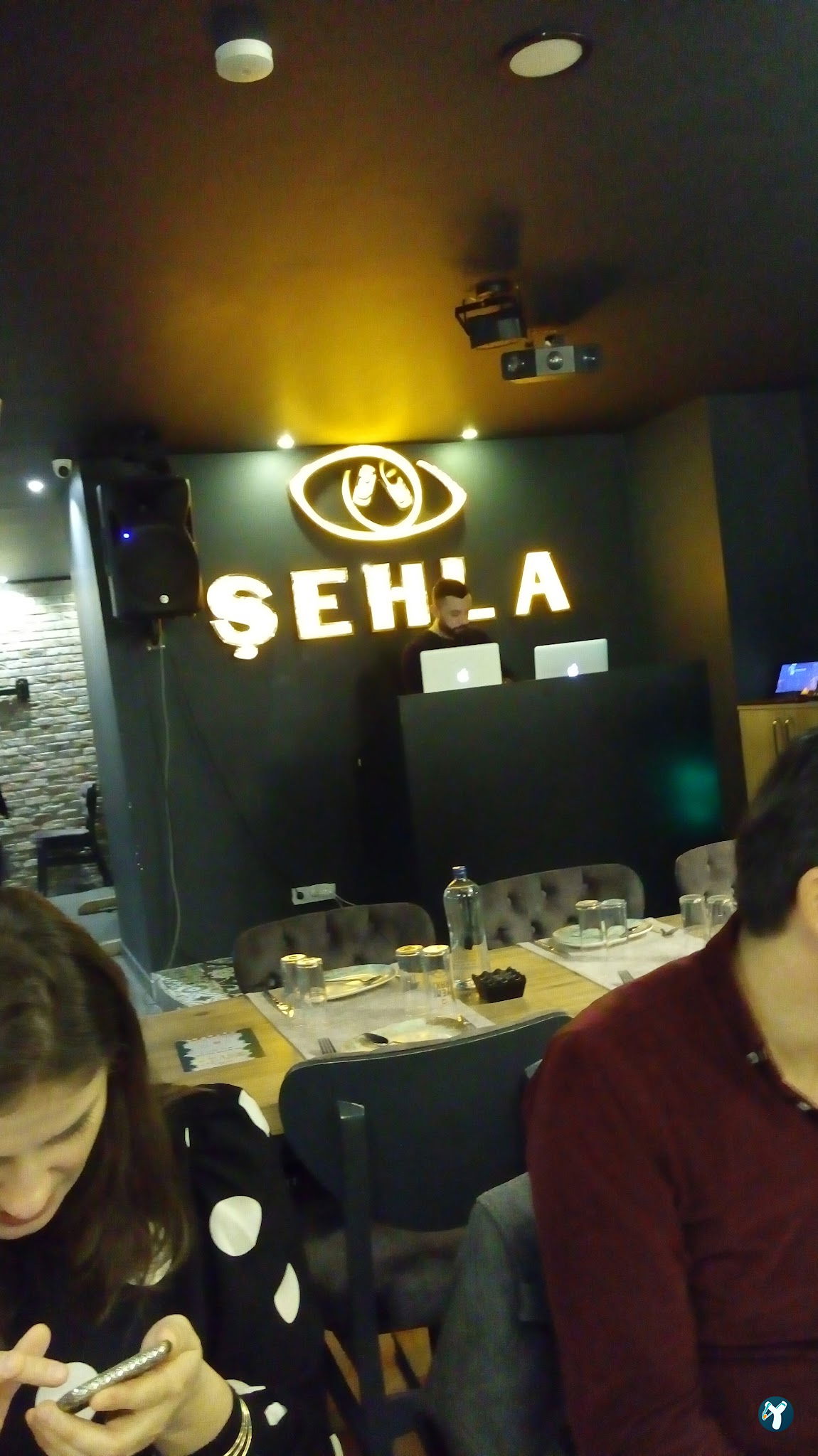 Şehla Zamanın Meyhanesi