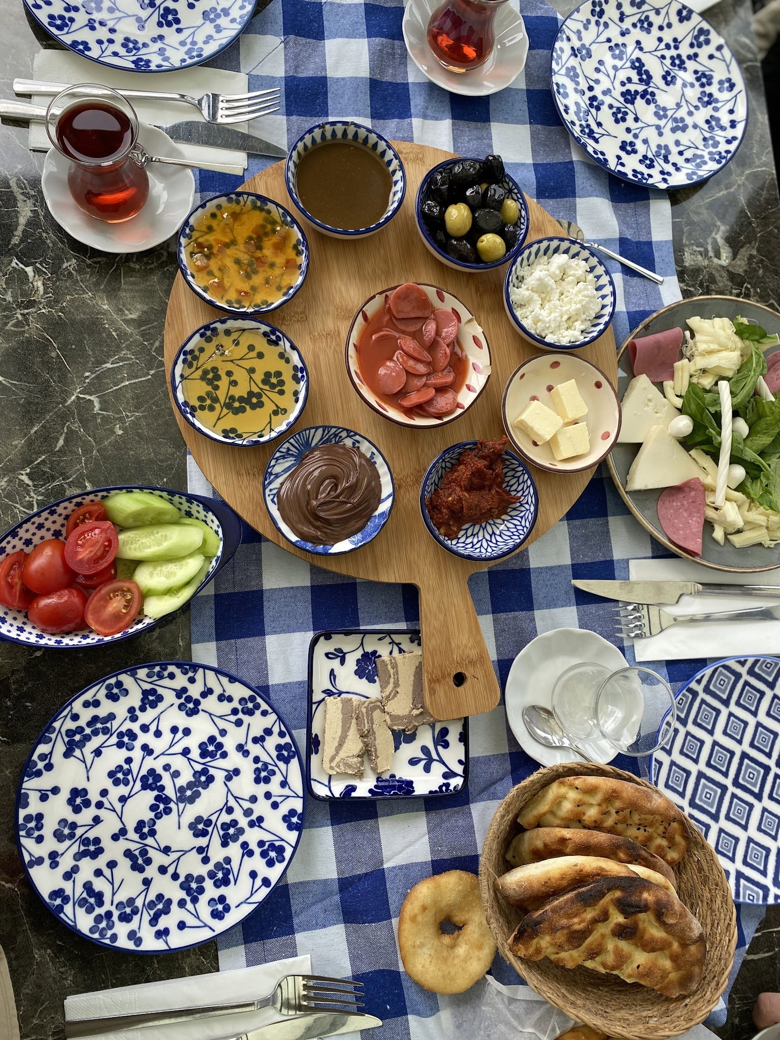 Monna Cafe Restorant