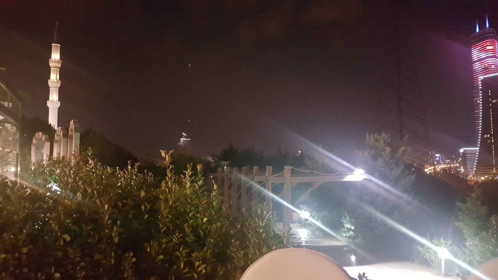 Monna Cafe Restorant