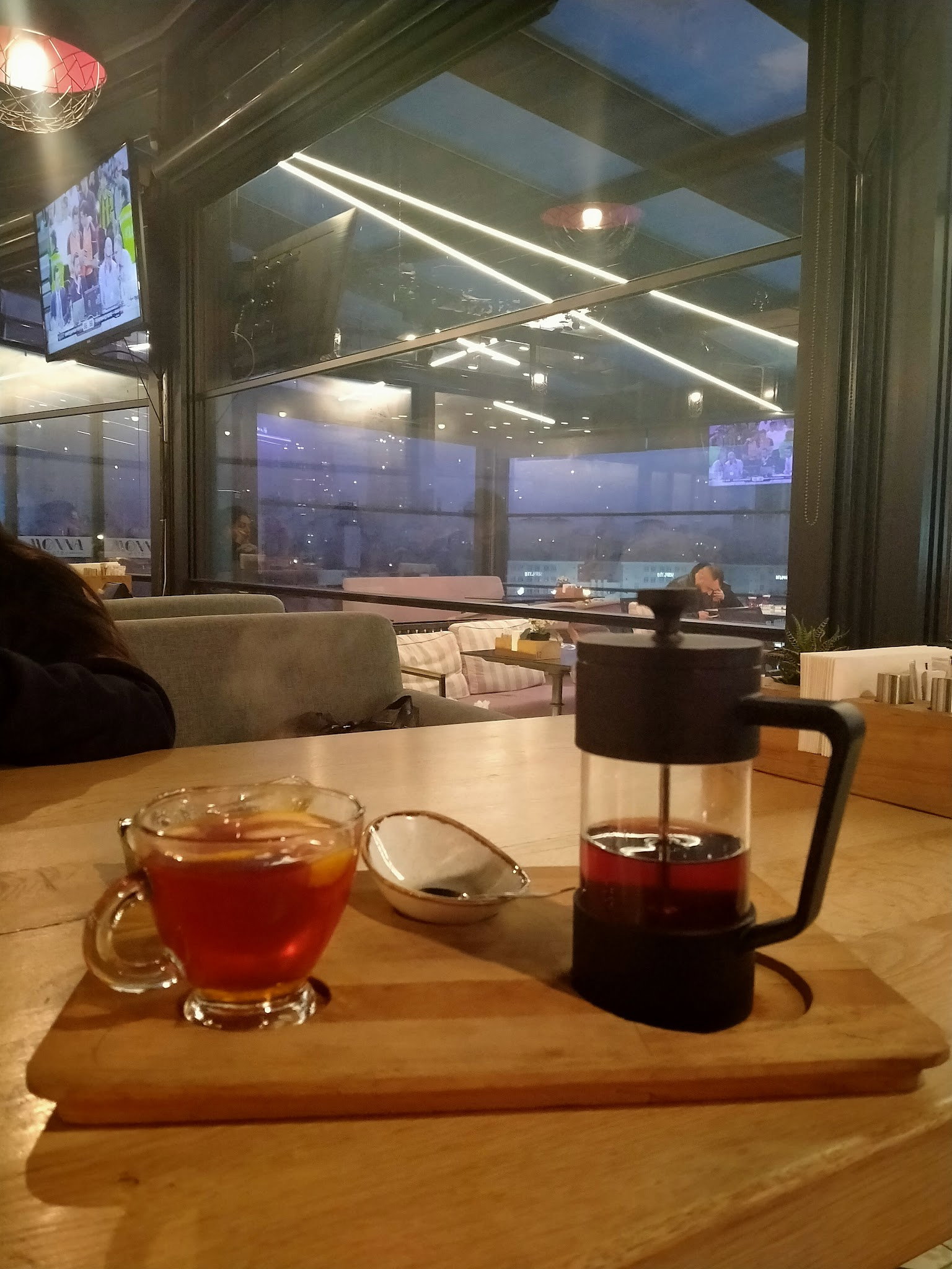 Monna Cafe Restorant