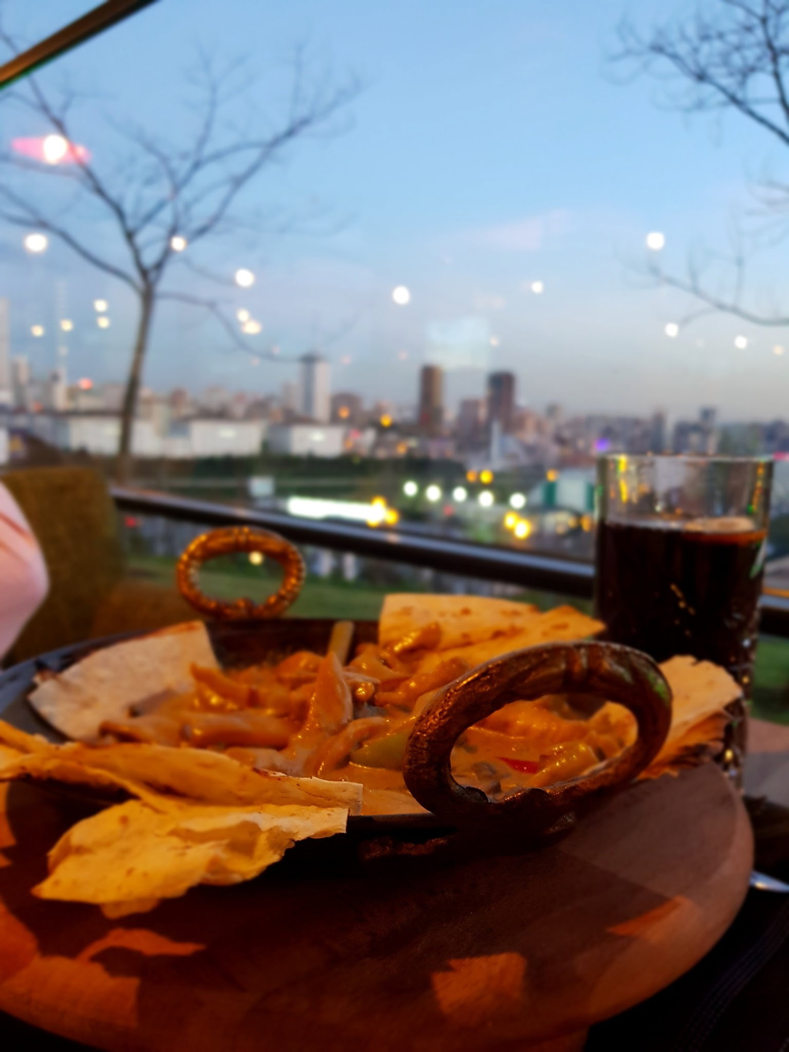 Monna Cafe Restorant