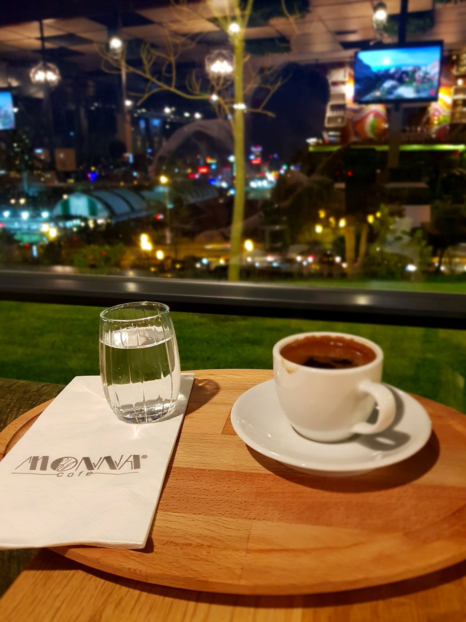 Monna Cafe Restorant