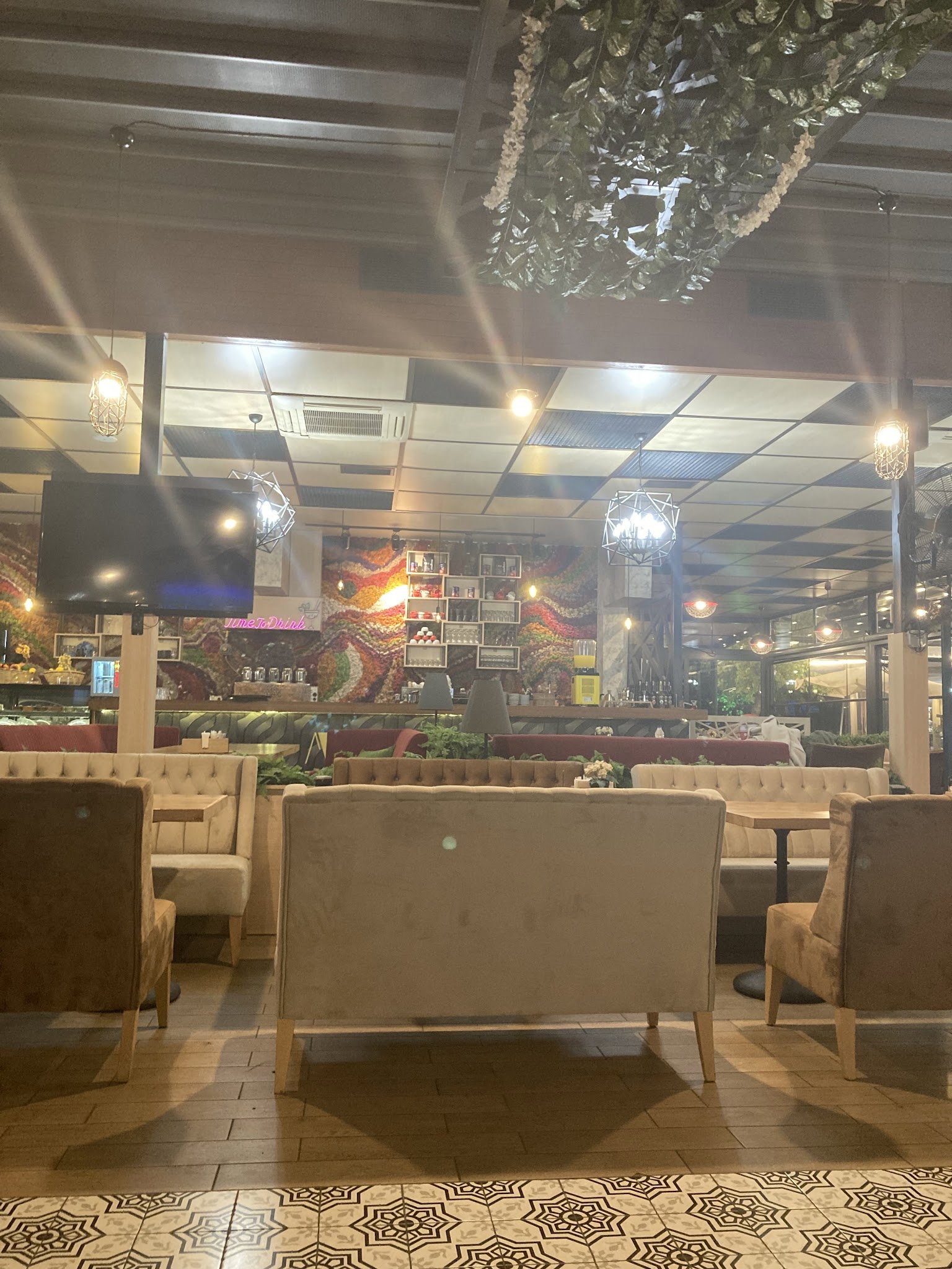 Monna Cafe Restorant